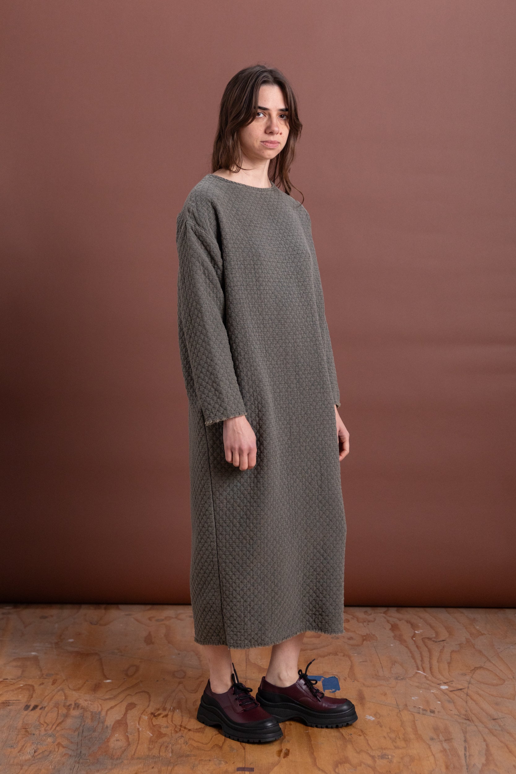 DIAMOND QUILTED DRESS IN SLATE