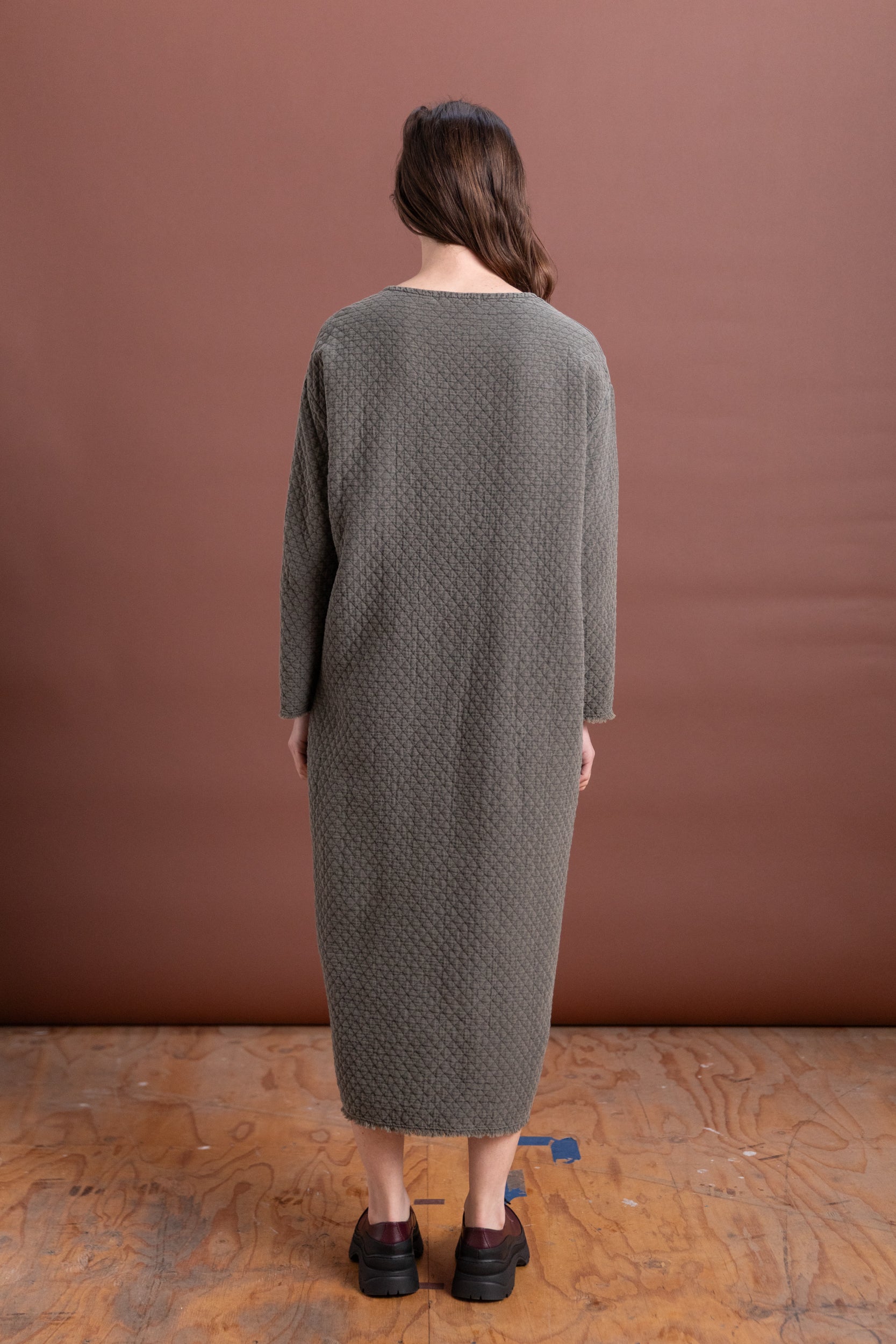 DIAMOND QUILTED DRESS IN SLATE