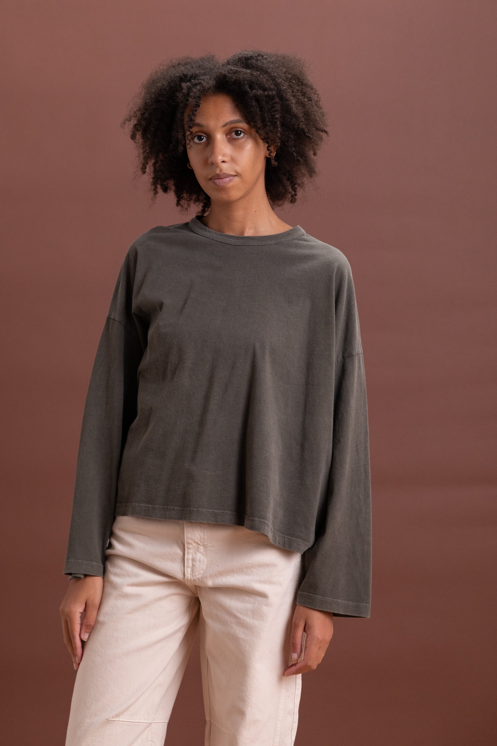 WIDE LONG SLEEVE TEE IN SLATE