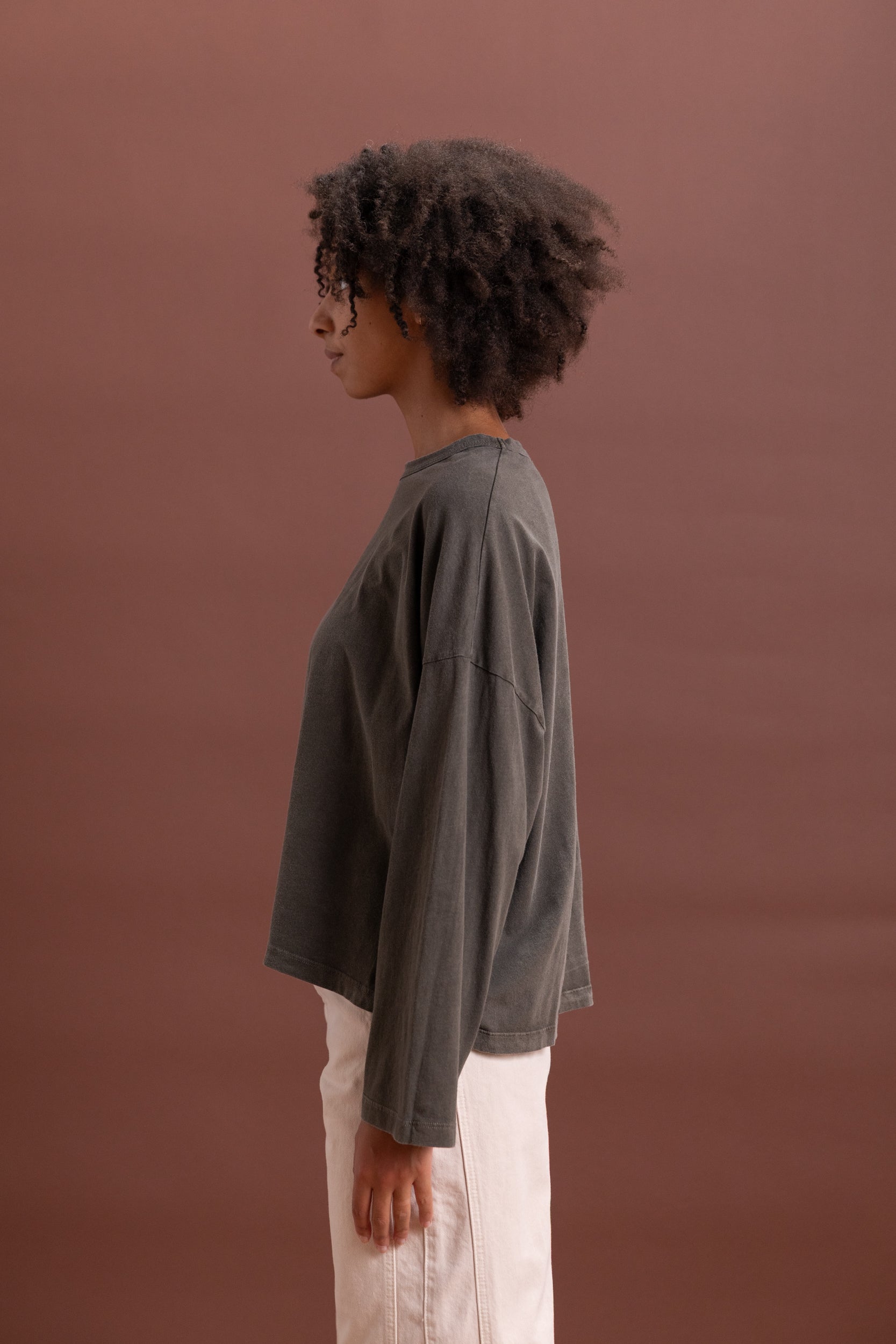 WIDE LONG SLEEVE TEE IN SLATE