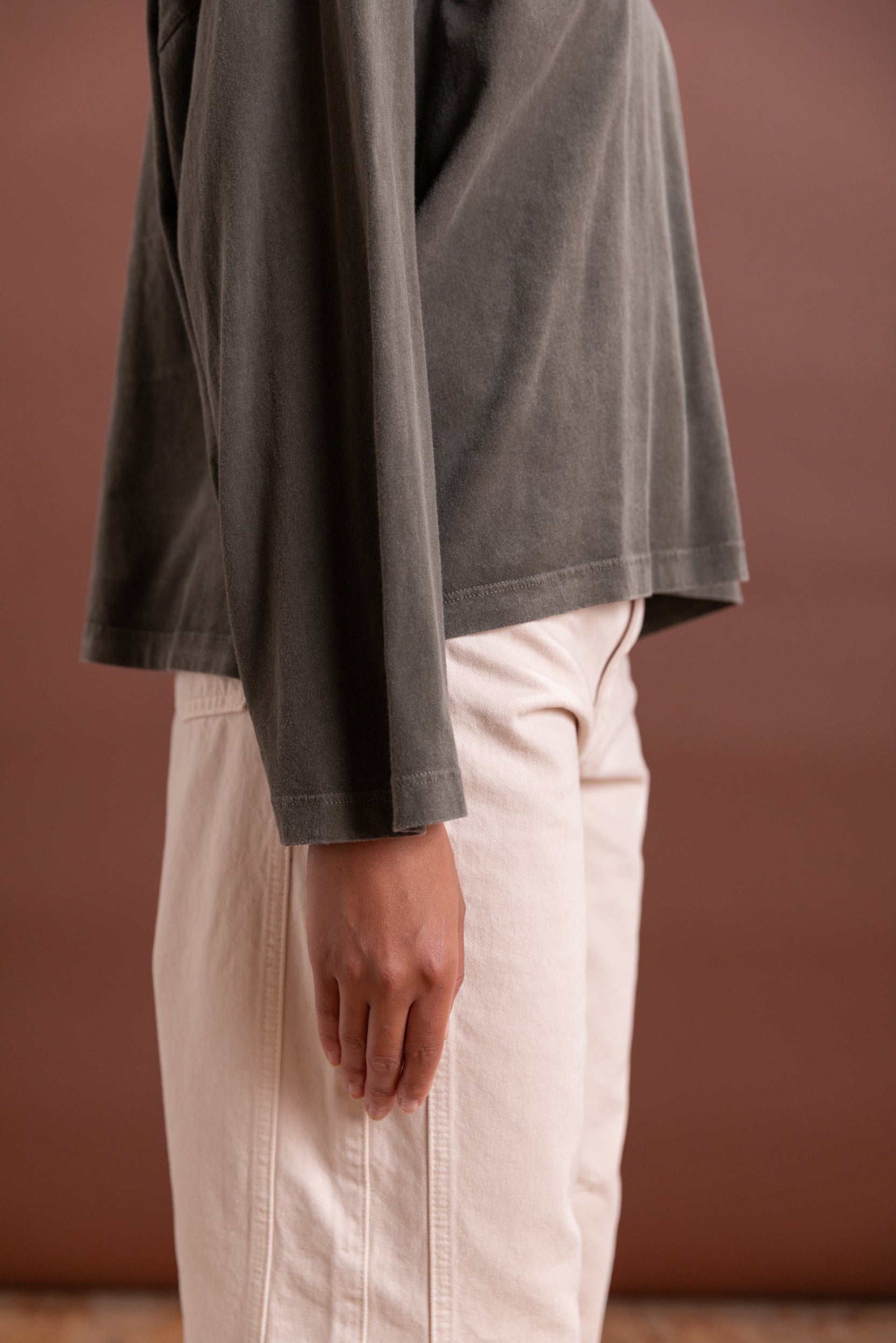 WIDE LONG SLEEVE TEE IN SLATE