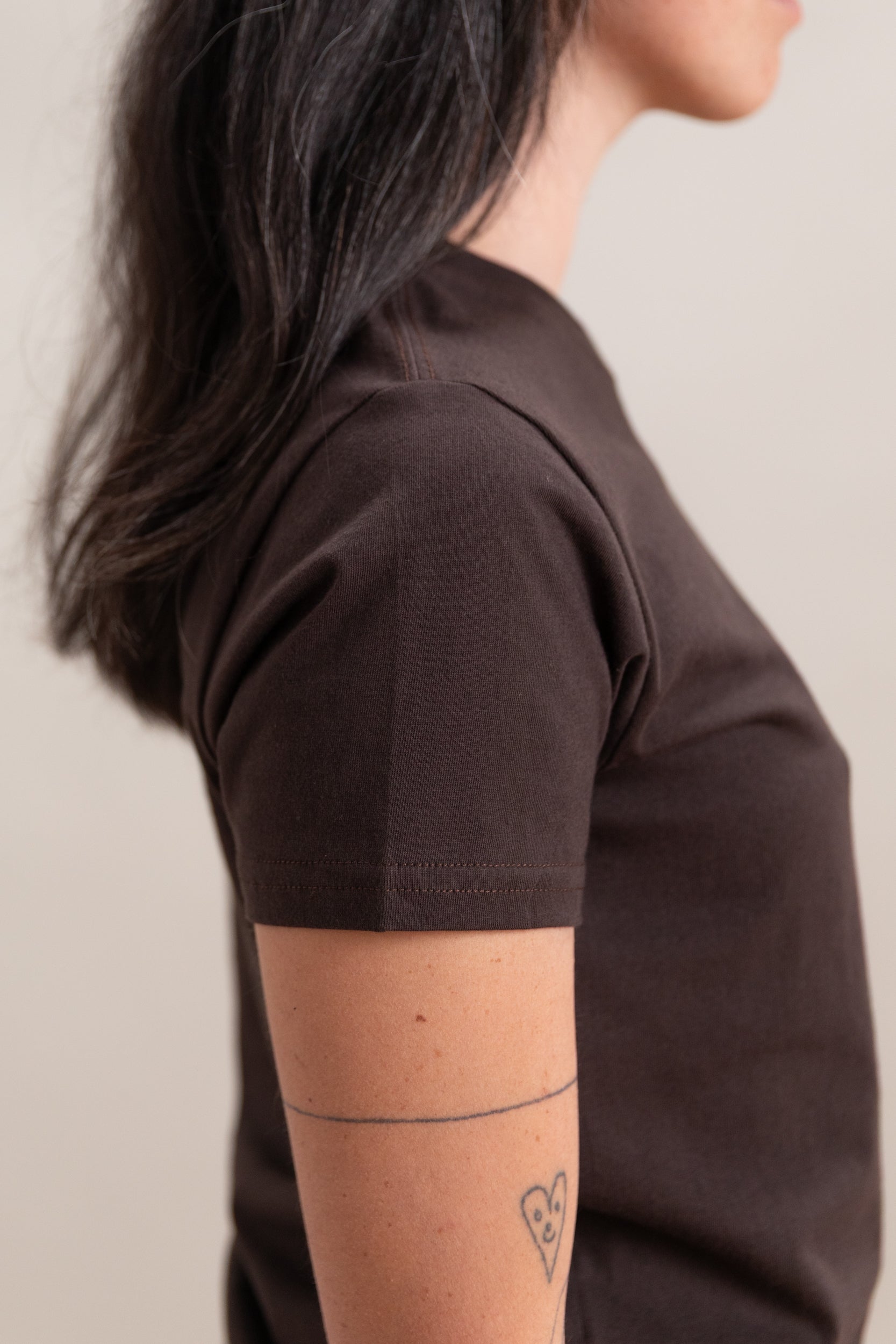 CALLA SHORT SLEEVE T-SHIRT IN LOAM COMBED COTTON JERSEY
