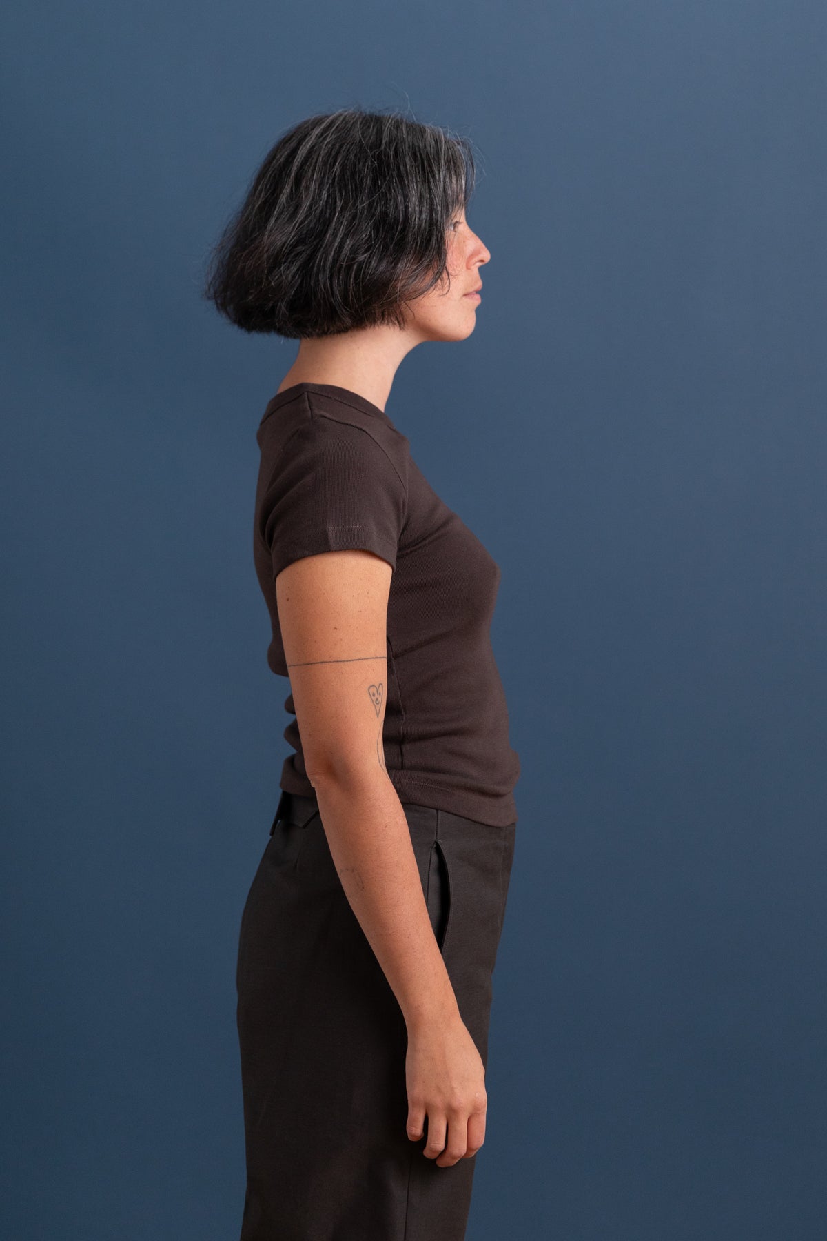 COSMOS MINI V-NECK T-SHIRT IN LOAM FINE RIB JERSEY
