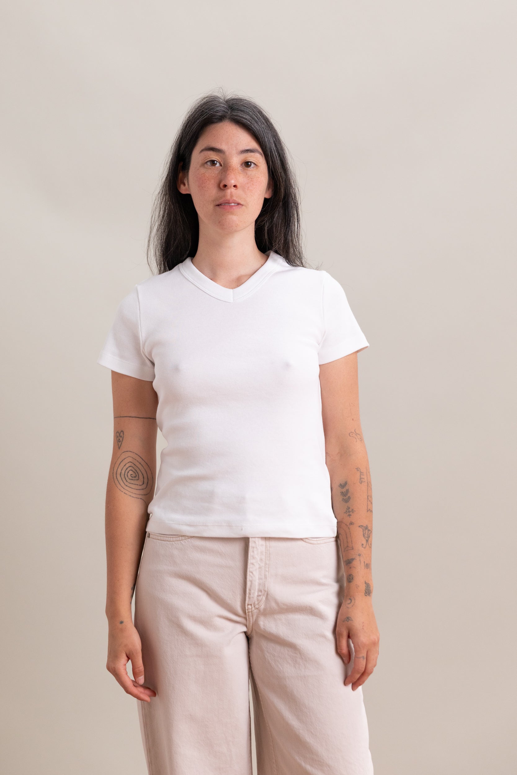 COSMOS MINI V-NECK T-SHIRT IN WHITE FINE RIB JERSEY