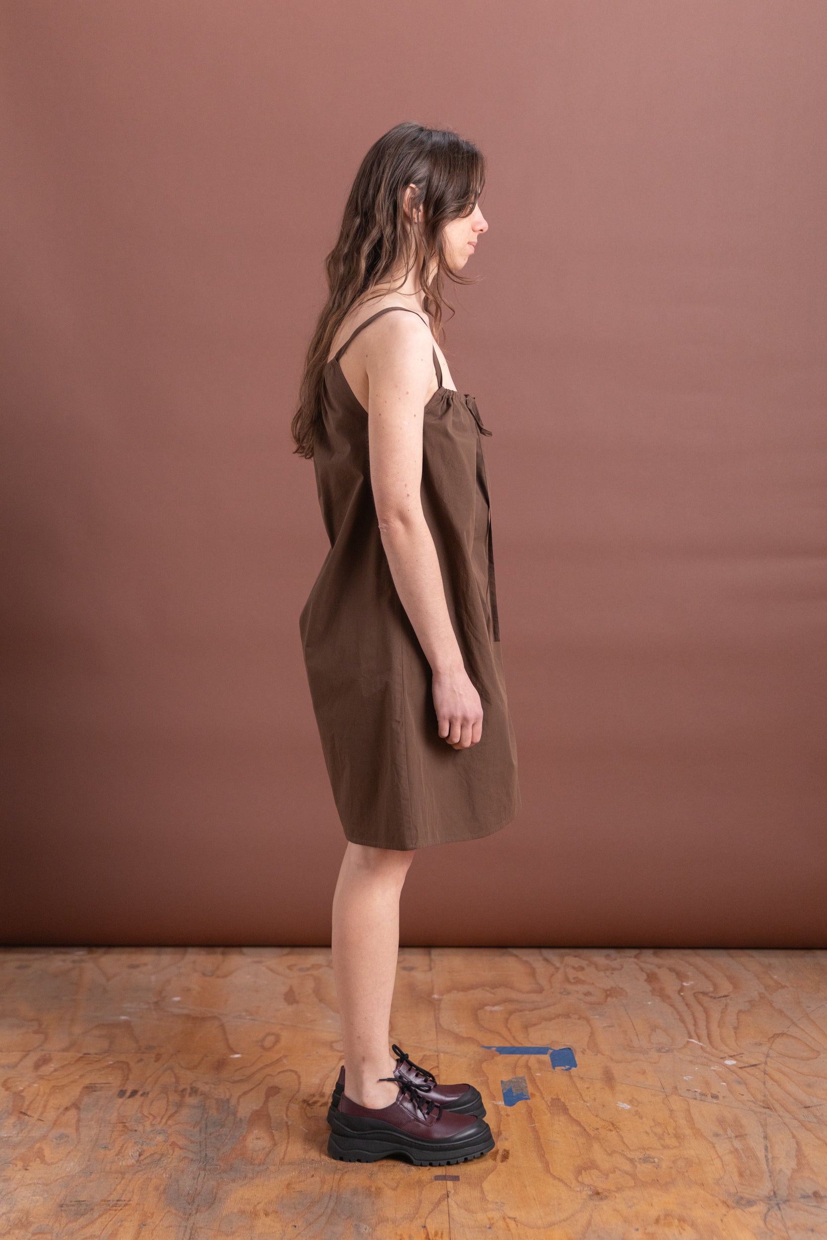 BOW DRESS IN CHOCOLATE COTTON POPLIN