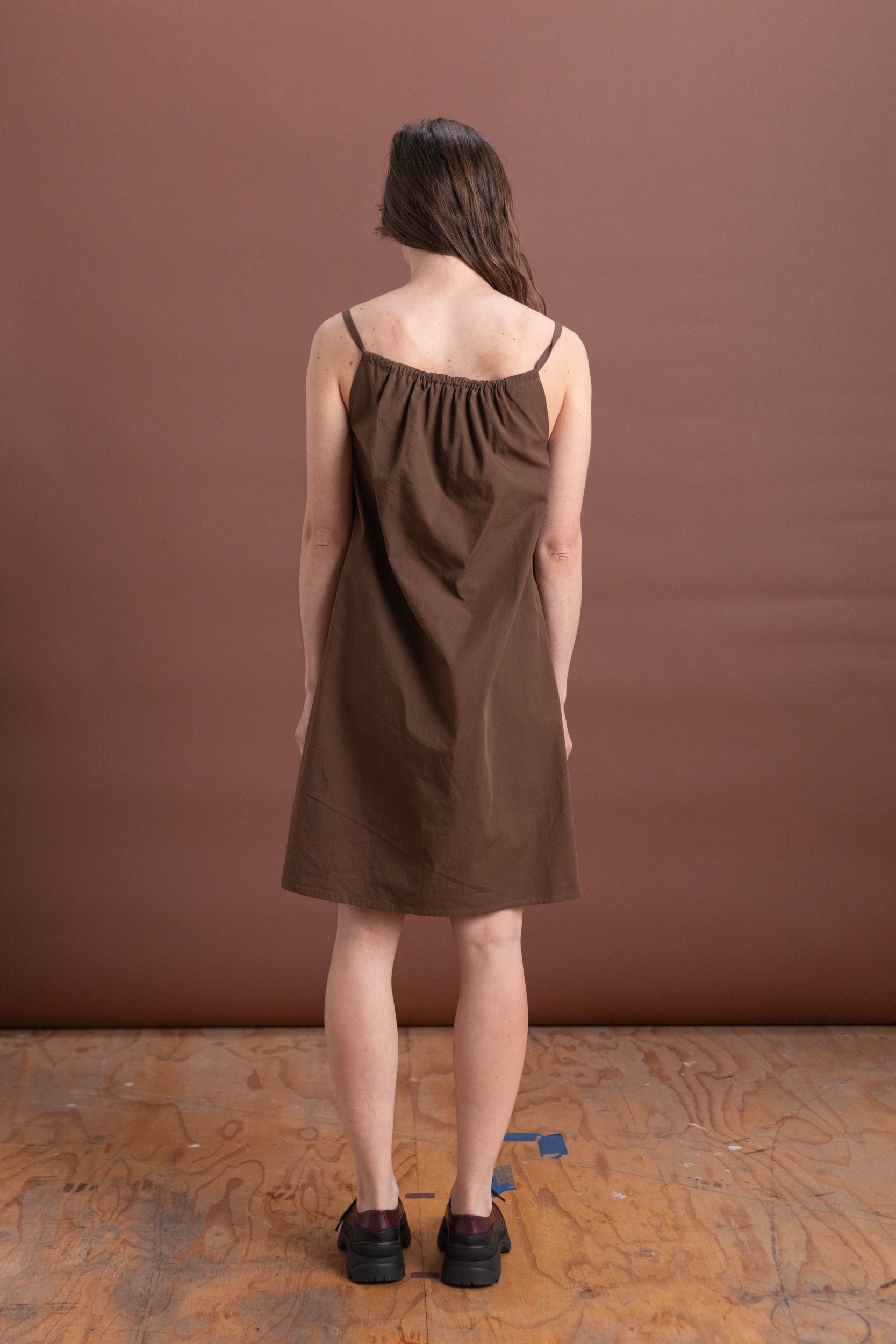 BOW DRESS IN CHOCOLATE COTTON POPLIN