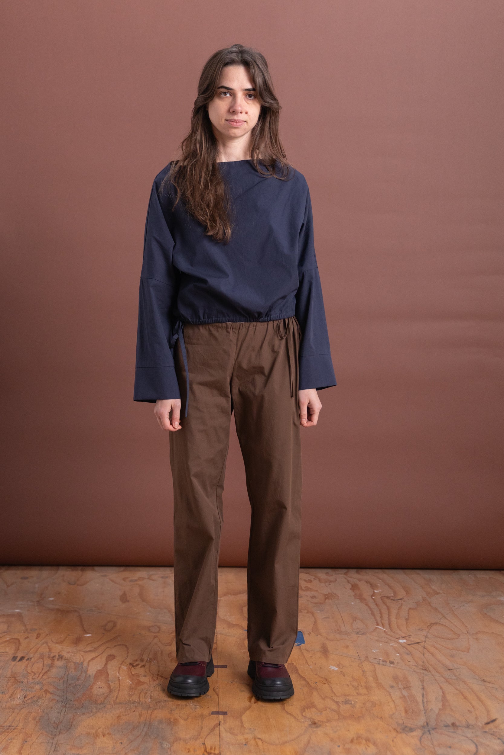 TIE PANTS IN CHOCOLATE COTTON POPLIN