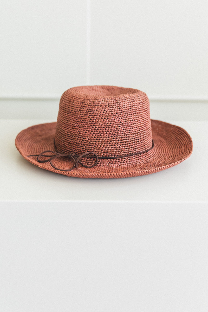 GARDEN HAT IN PANAMA STRAW