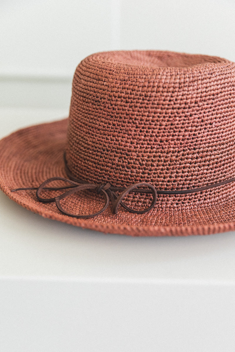 GARDEN HAT IN PANAMA STRAW