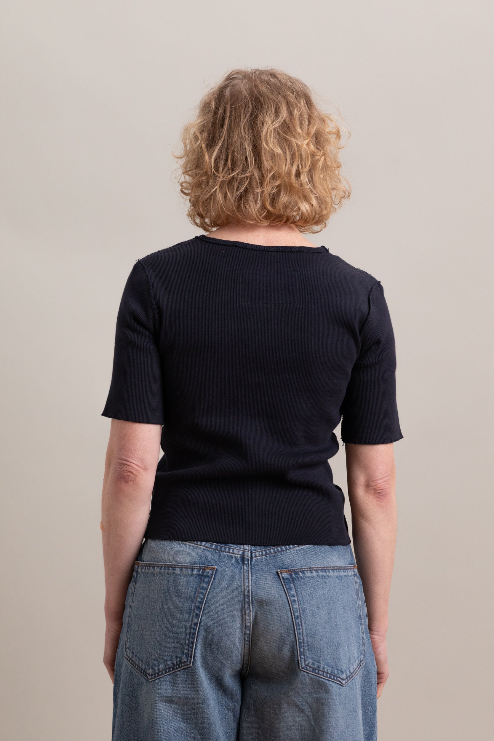 FITTED TEE IN NAVY