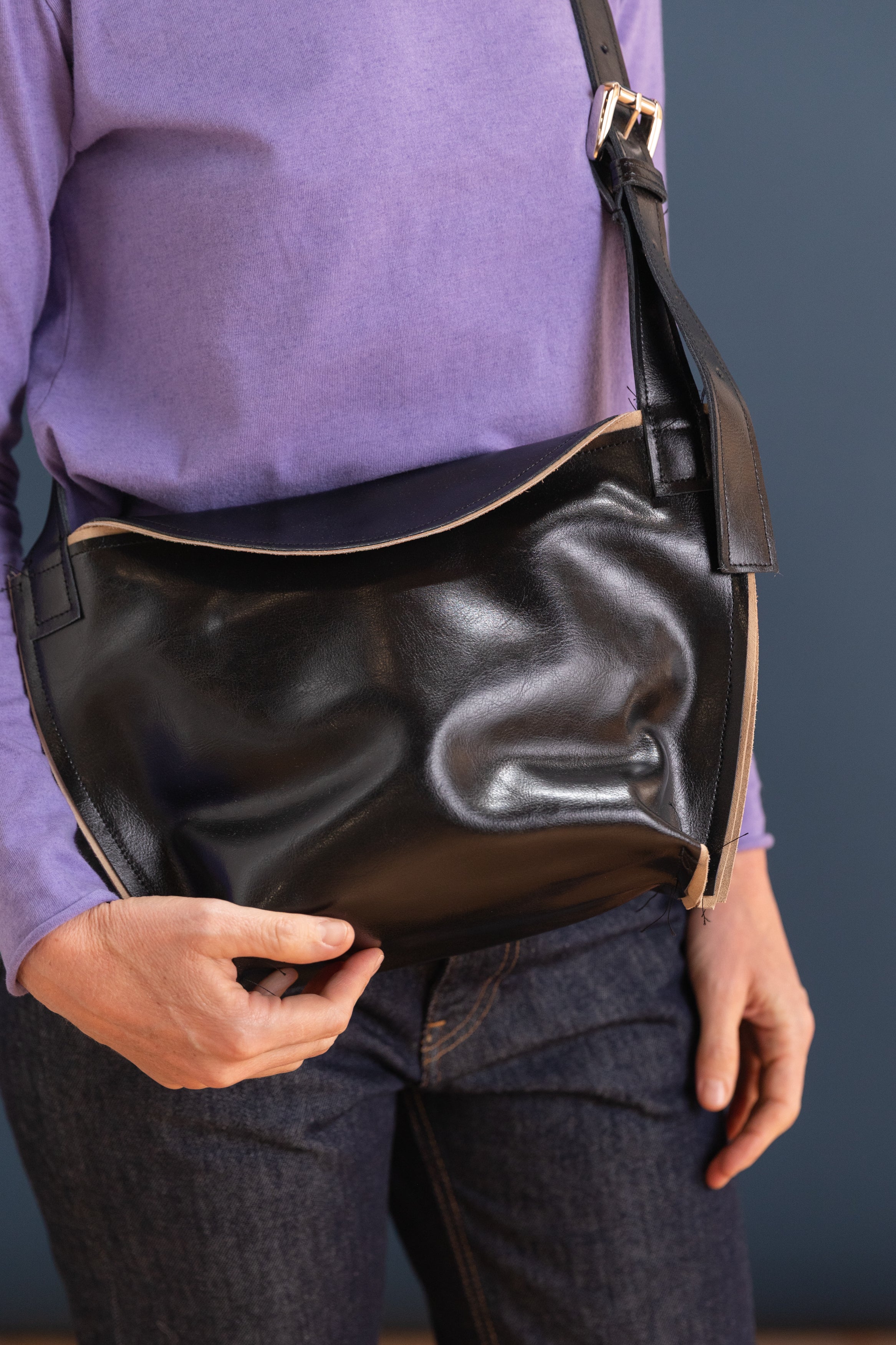 SMALL PUFF BAG IN BLACK LEATHER