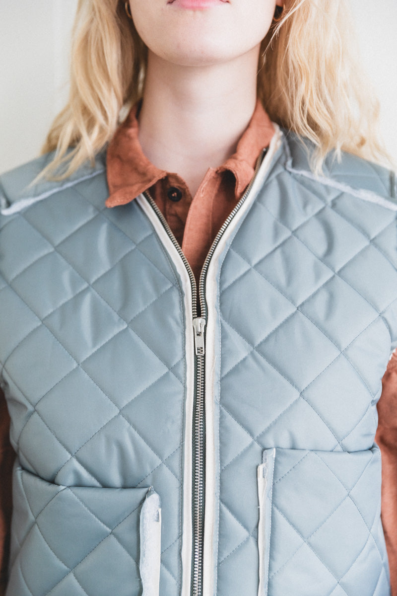 RESEARCH ZIP VEST IN SAGE