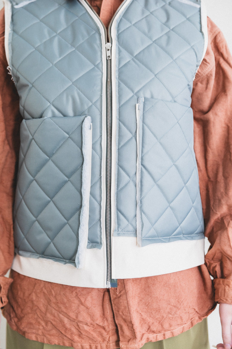 RESEARCH ZIP VEST IN SAGE