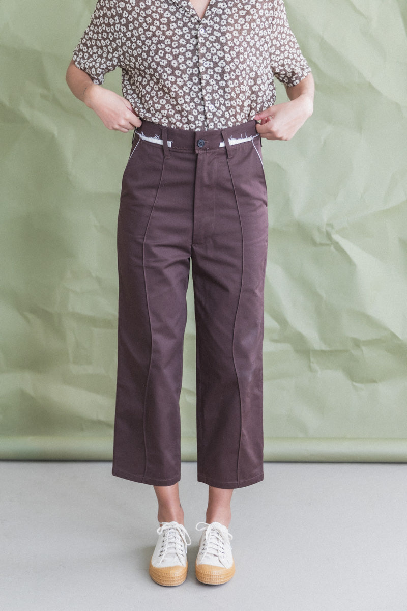 SLACK PANTS IN BROWN