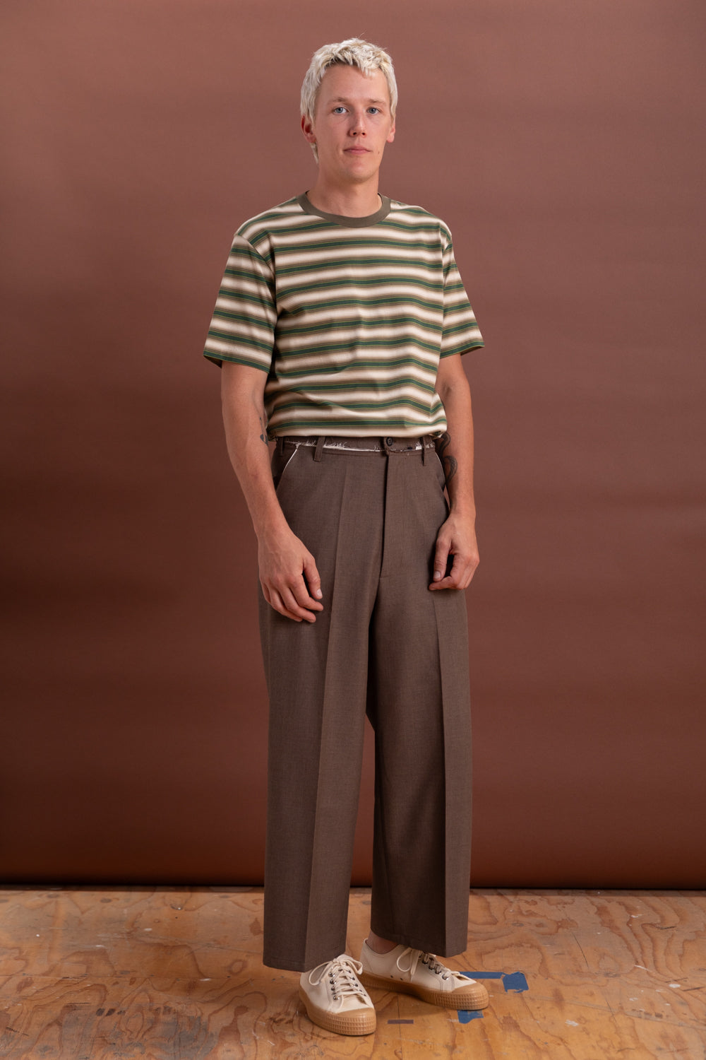 STRAIGHT SLACKS IN BROWN TWILL