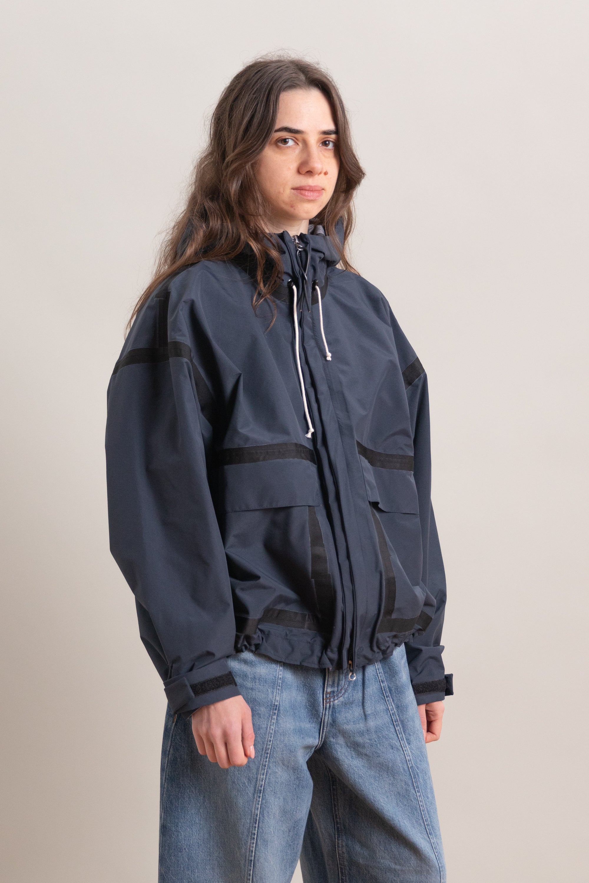 TAPED OUTDOOR JACKET IN NAVY