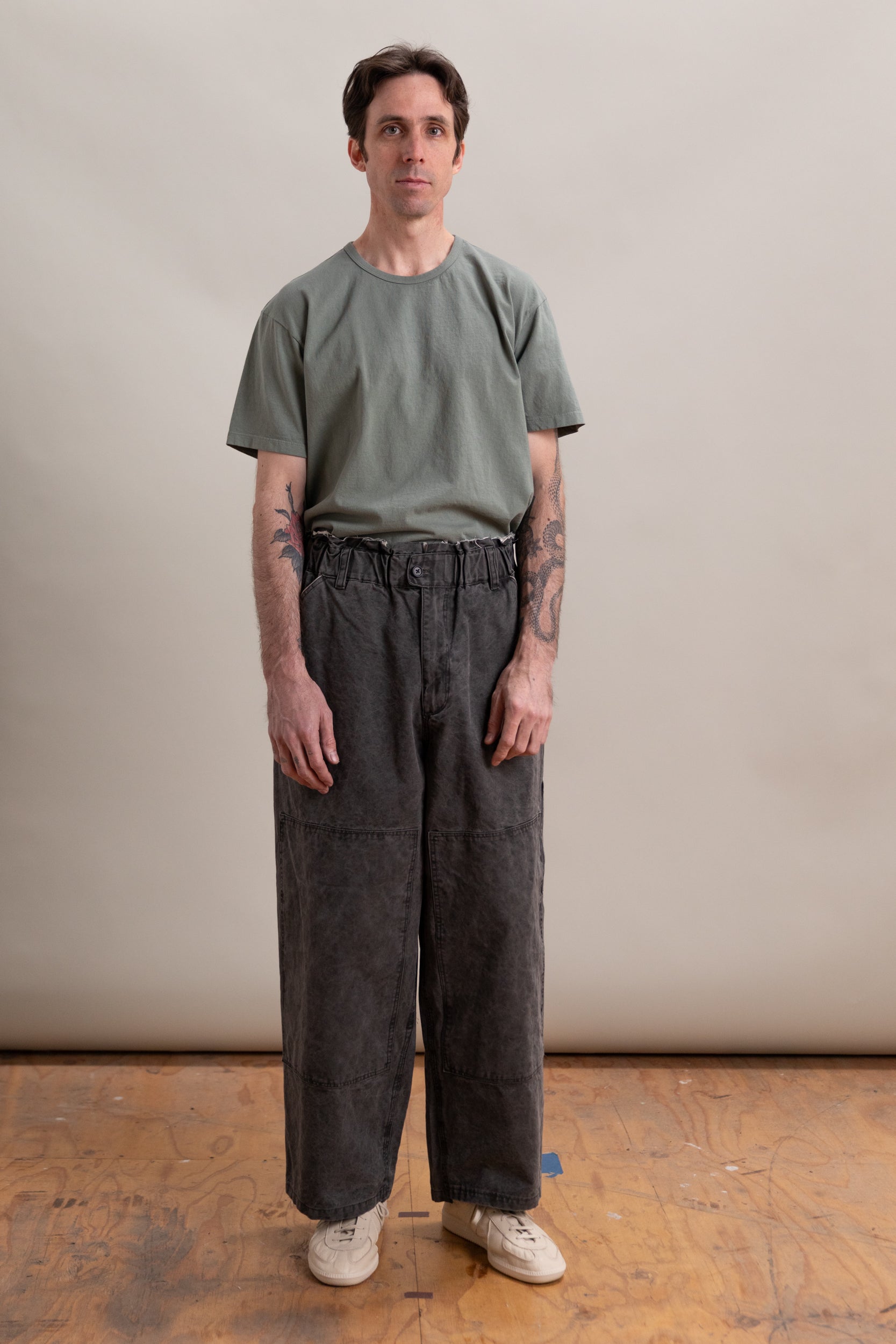 TOPLESS OVERALLS IN BLACK VINTAGE WASH