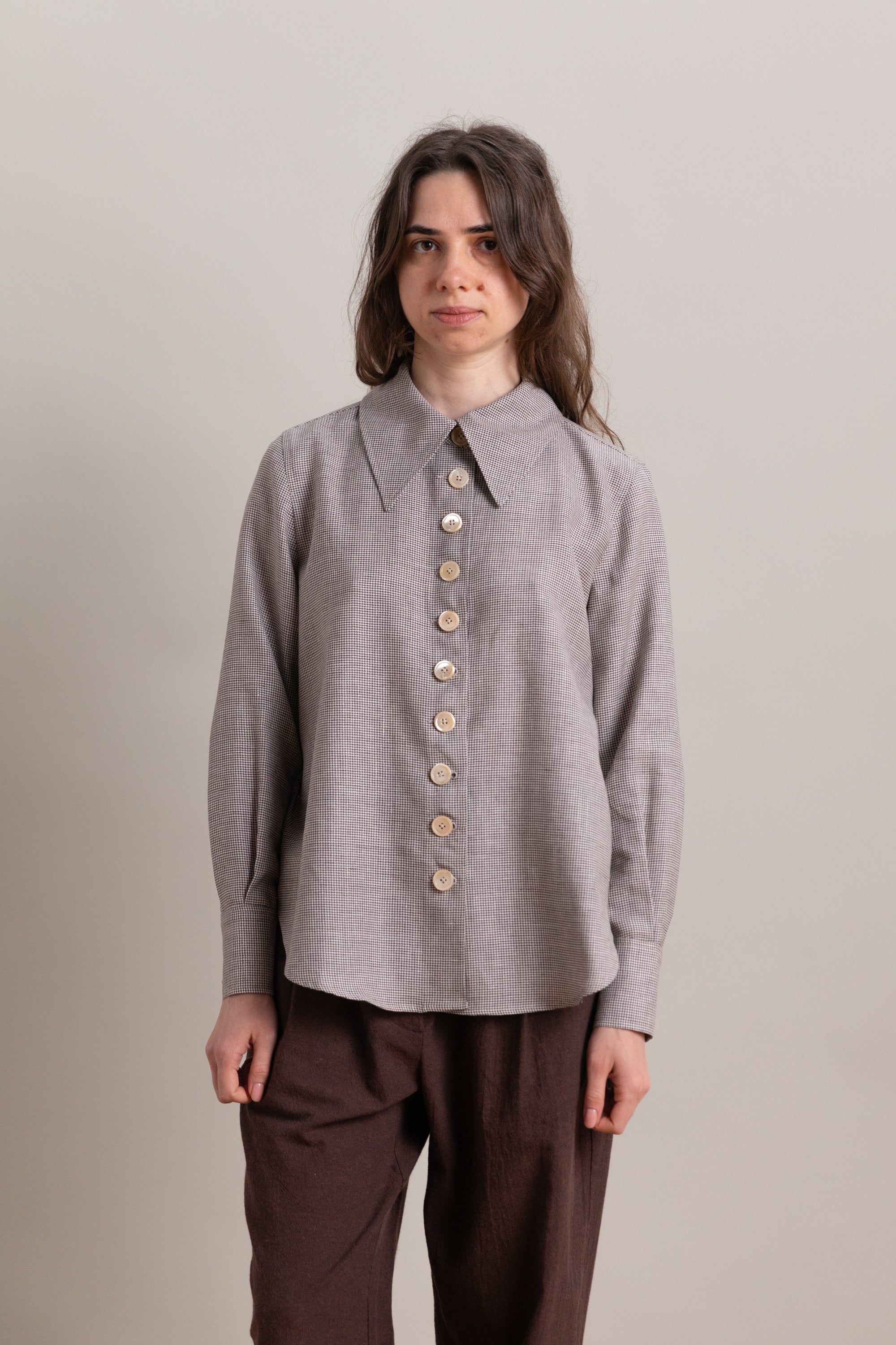 CARISSA SHIRT IN BROWN MICRO HOUNDSTOOTH