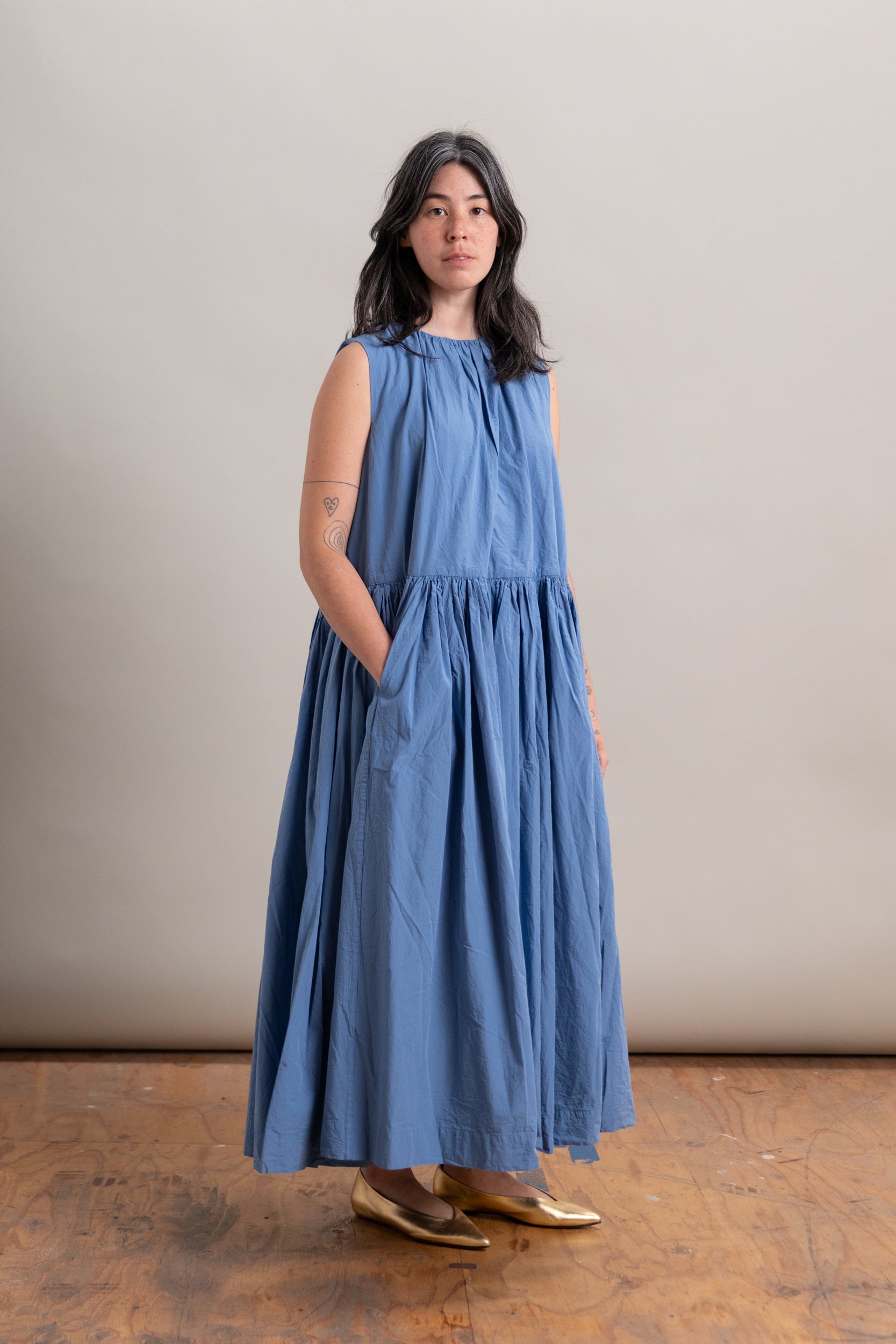 POMME RUCHE DRESS IN BLUE CHALK POPLIN