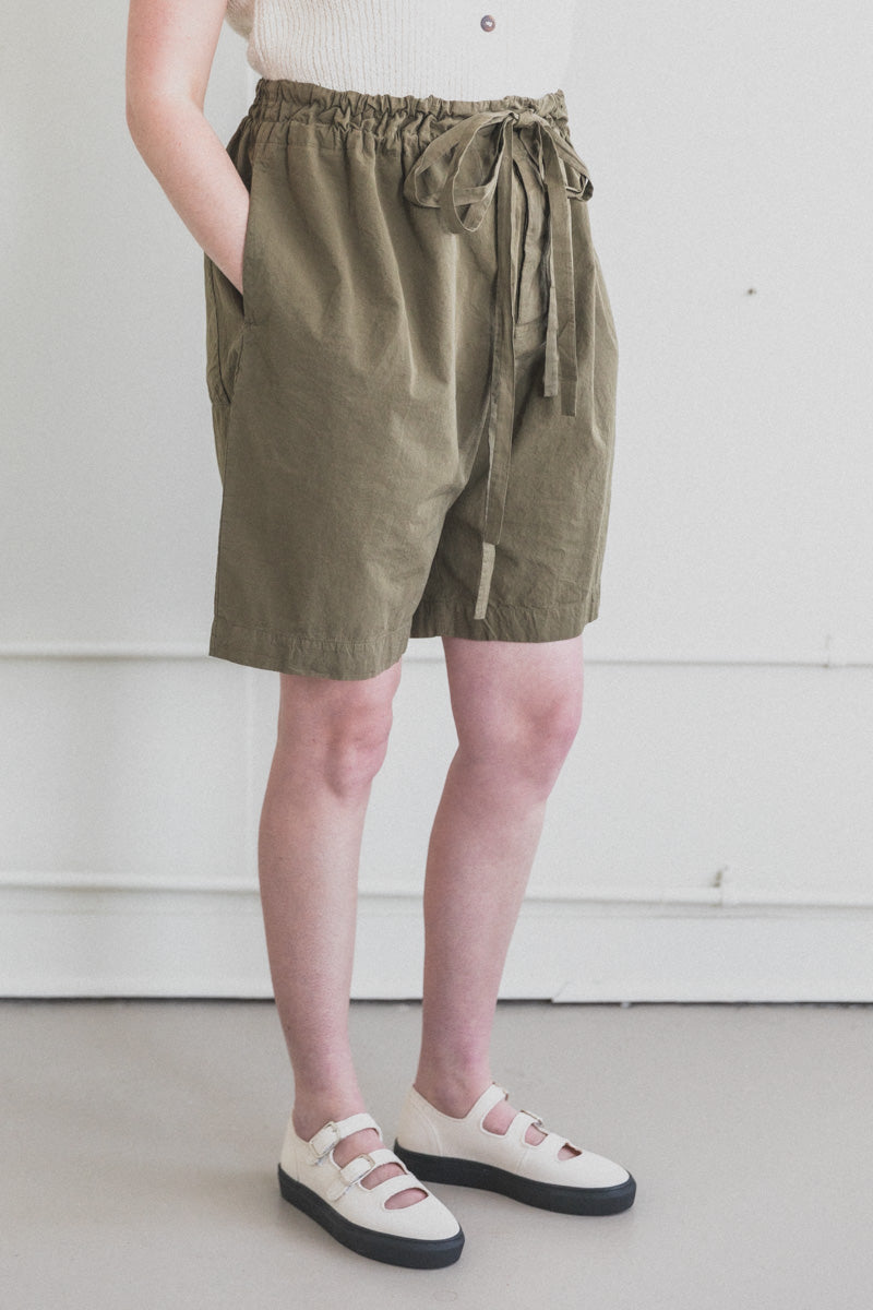 DENMARK SHORTS IN LIGHT KHAKI PAPER COT
