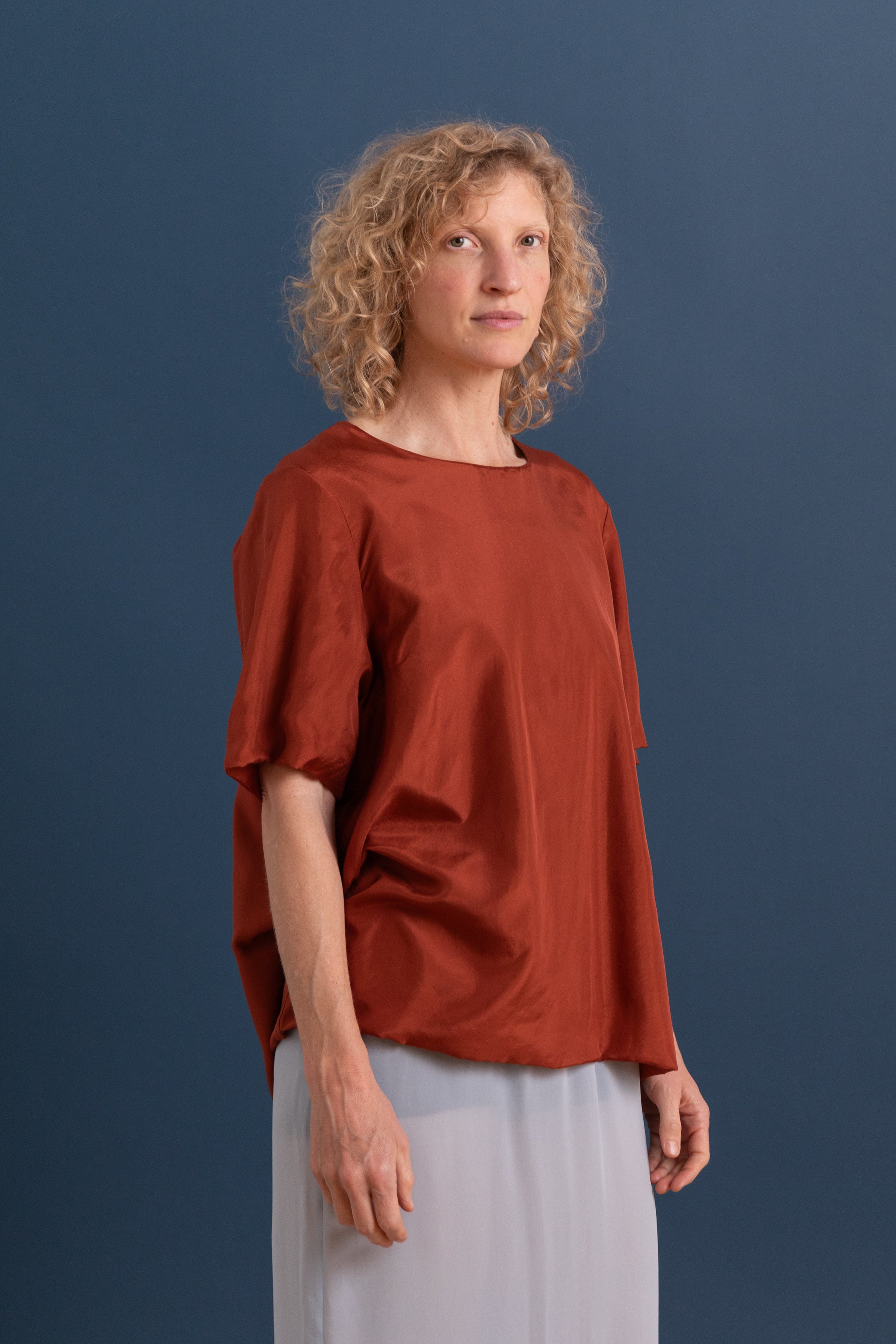 TWO LAYERS TOP IN TERRACOTTA SILK