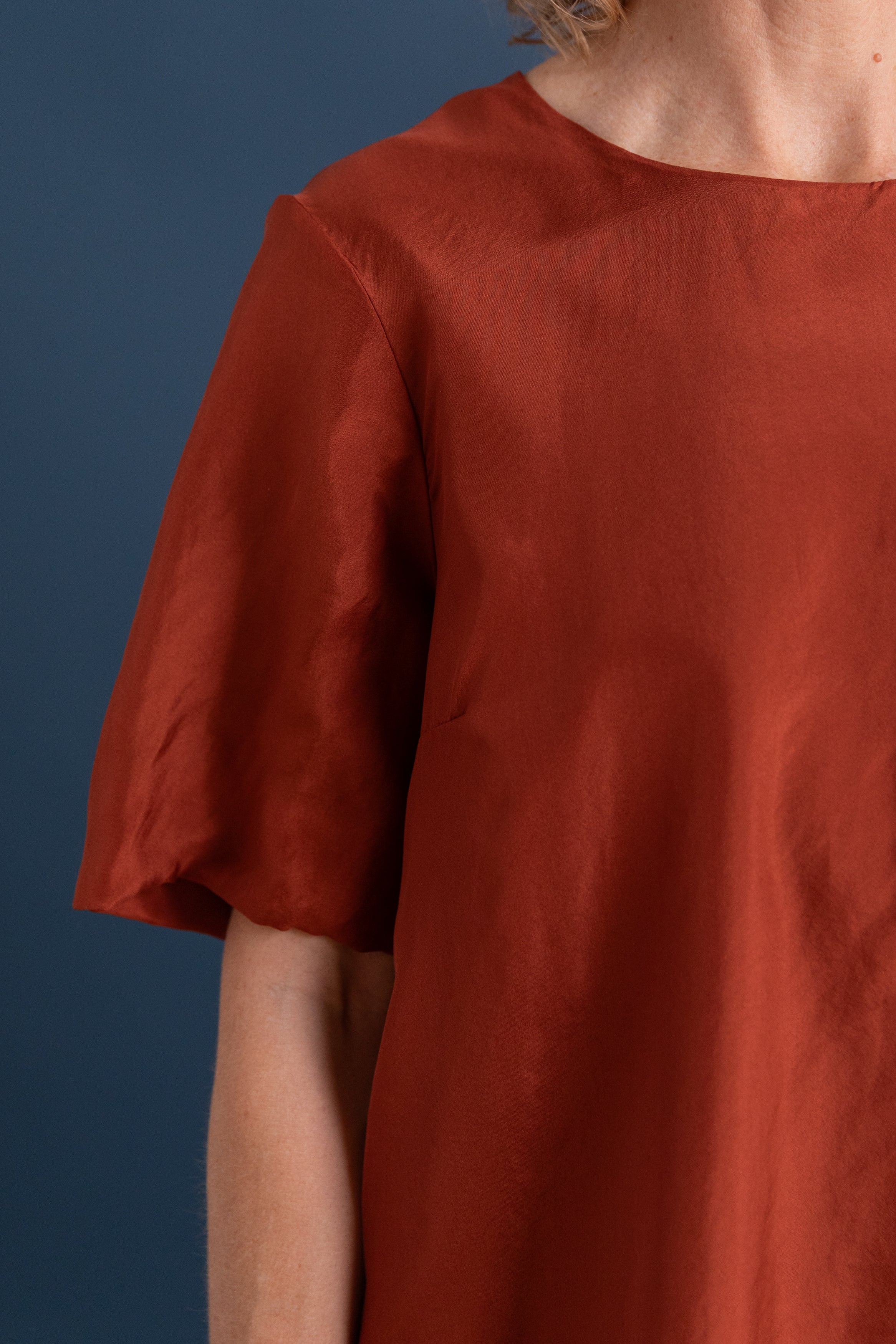 TWO LAYERS TOP IN TERRACOTTA SILK