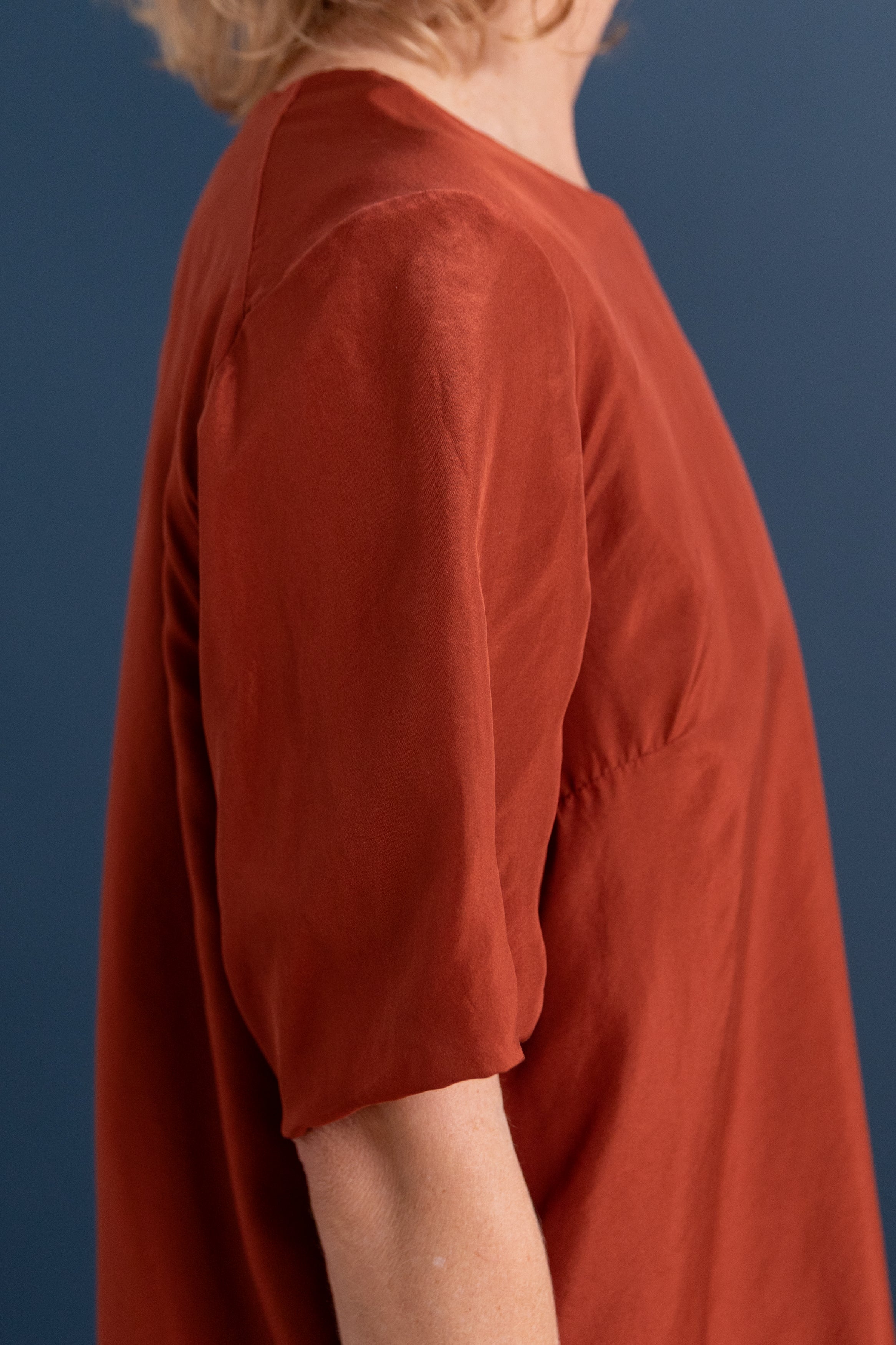 TWO LAYERS TOP IN TERRACOTTA SILK