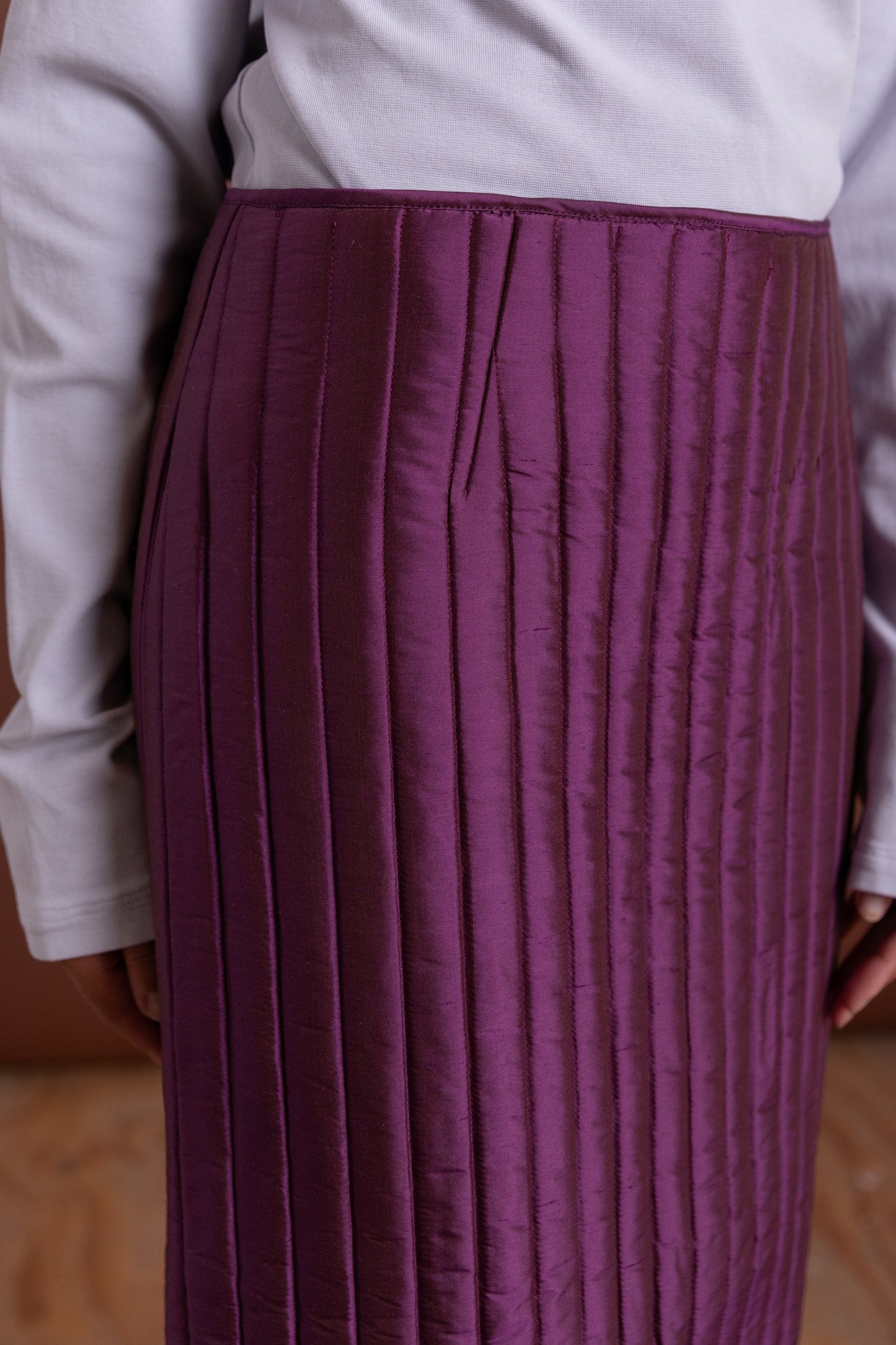 SADIE SKIRT IN PLUM QUILTED SILK