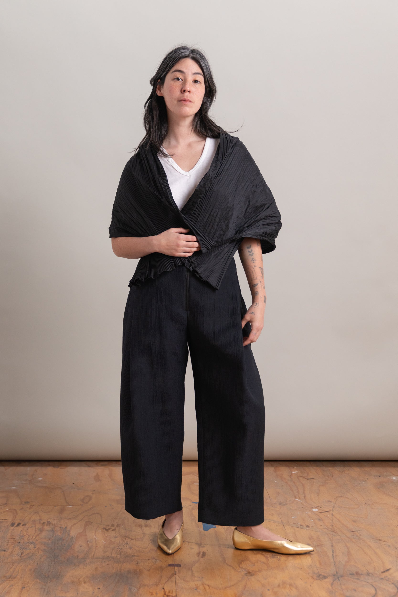 PLEATED SCARF IN BLACK SILK DUPION