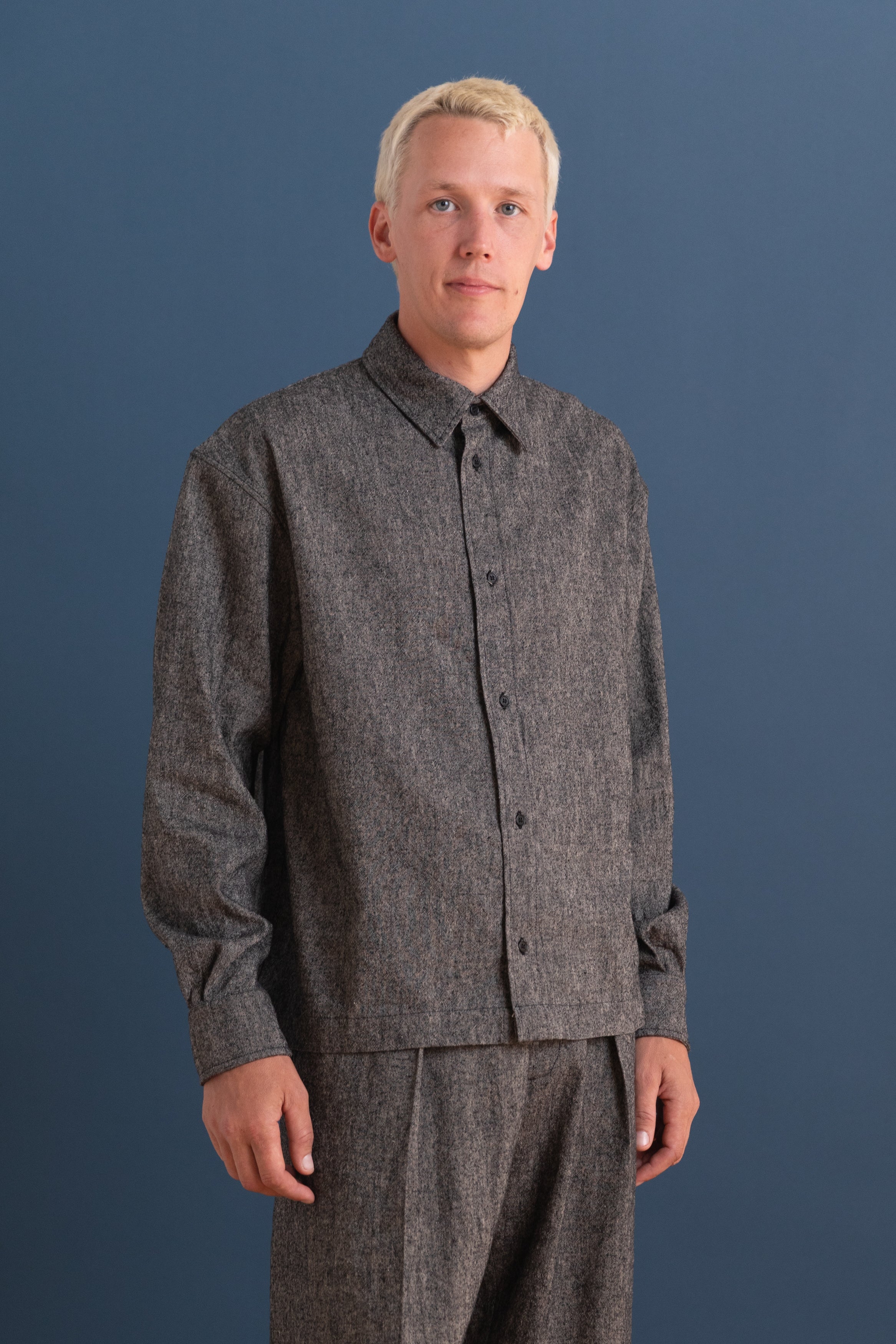 DENNIS SHIRT IN SPECKLED BLACK JAPANESE FLAX/SILK