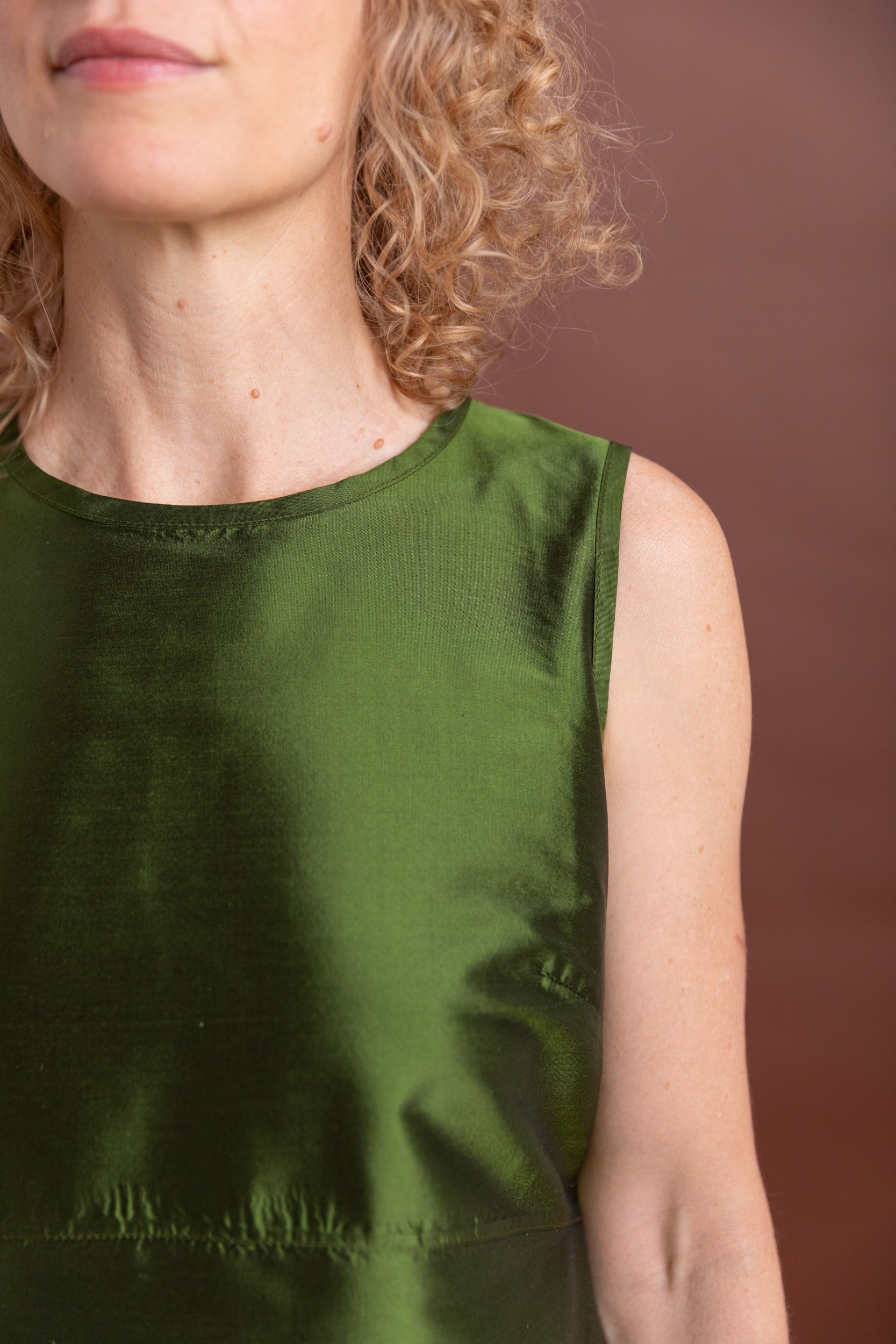 ERIKA DRESS IN BOTTLE SILK DUPION