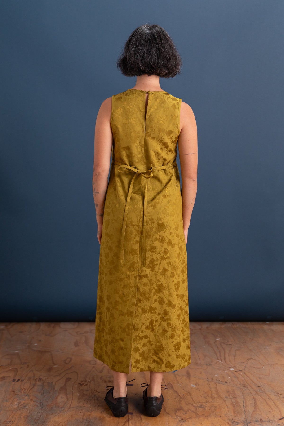 ERIKA DRESS IN GOLDEN OCHRE FLORAL JACQUARD