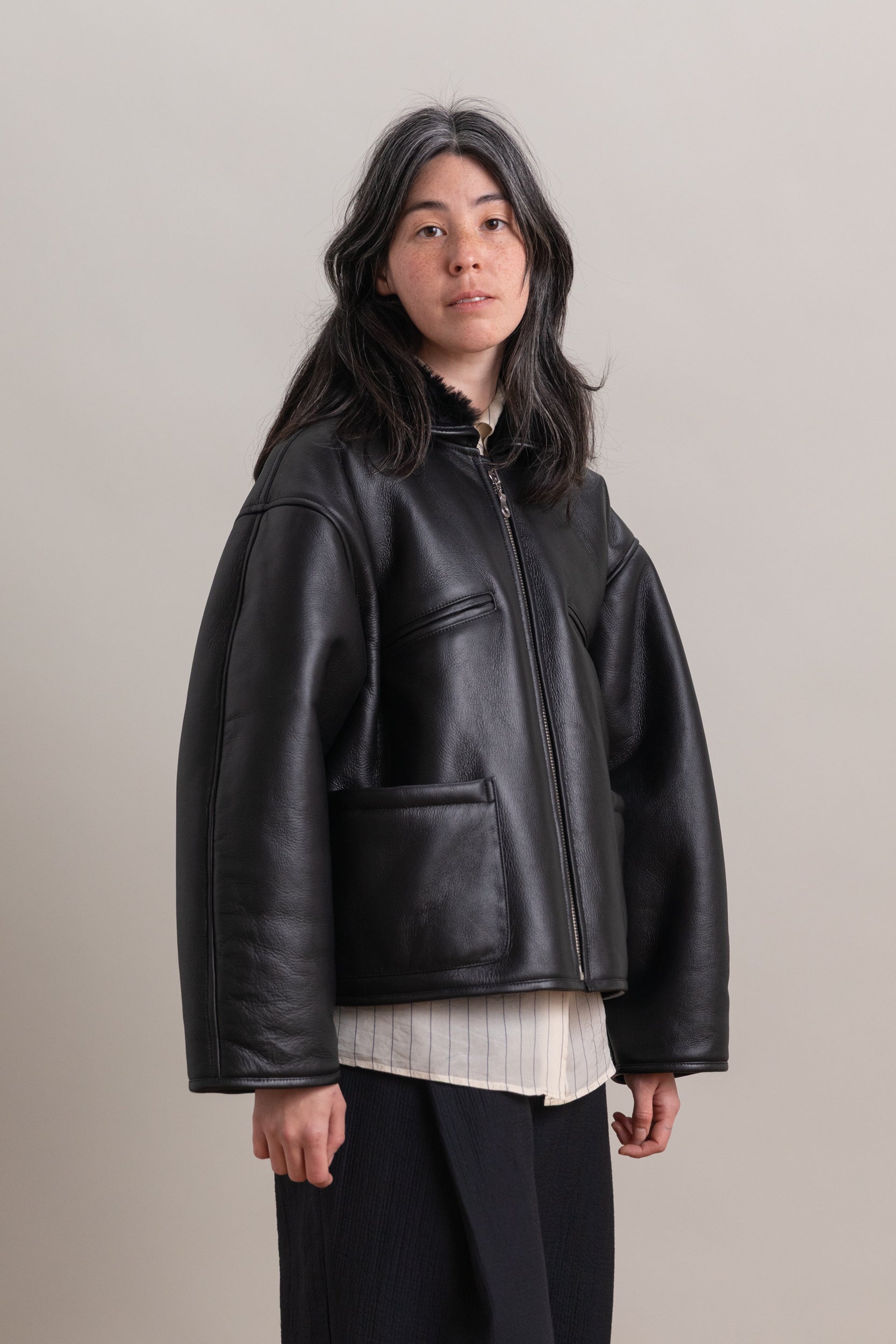 LEATHER BACK SHEEPSKIN FLYING JACKET IN BLACK