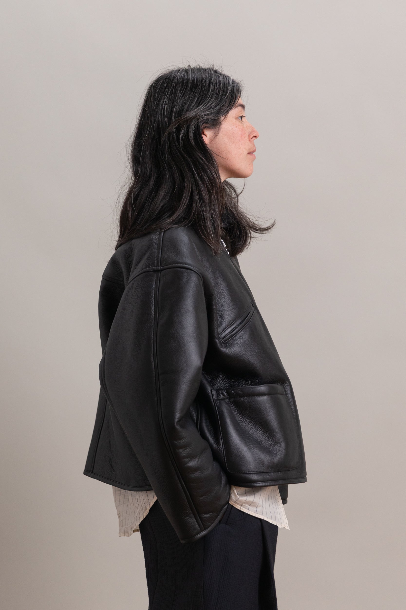 LEATHER BACK SHEEPSKIN FLYING JACKET IN BLACK