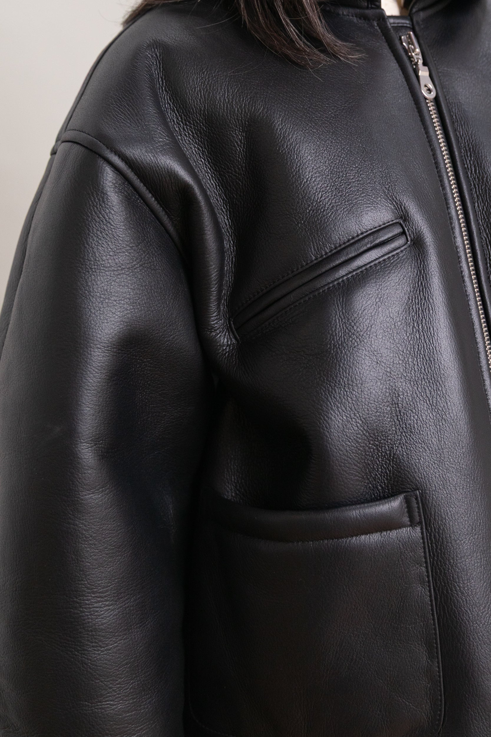 LEATHER BACK SHEEPSKIN FLYING JACKET IN BLACK