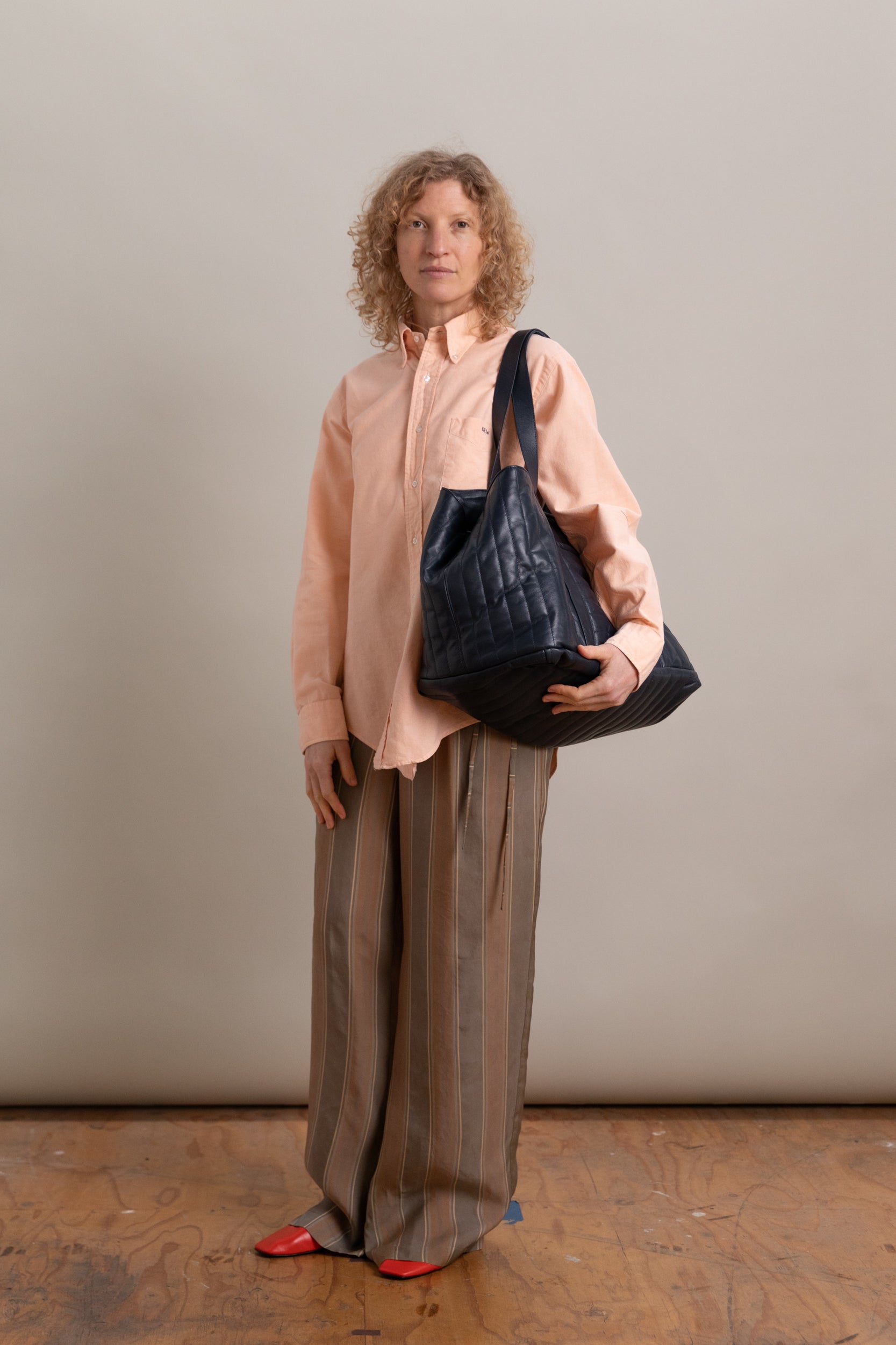 LARGE TOTE BAG IN NAVY QUILTED NAPPA LEATHER