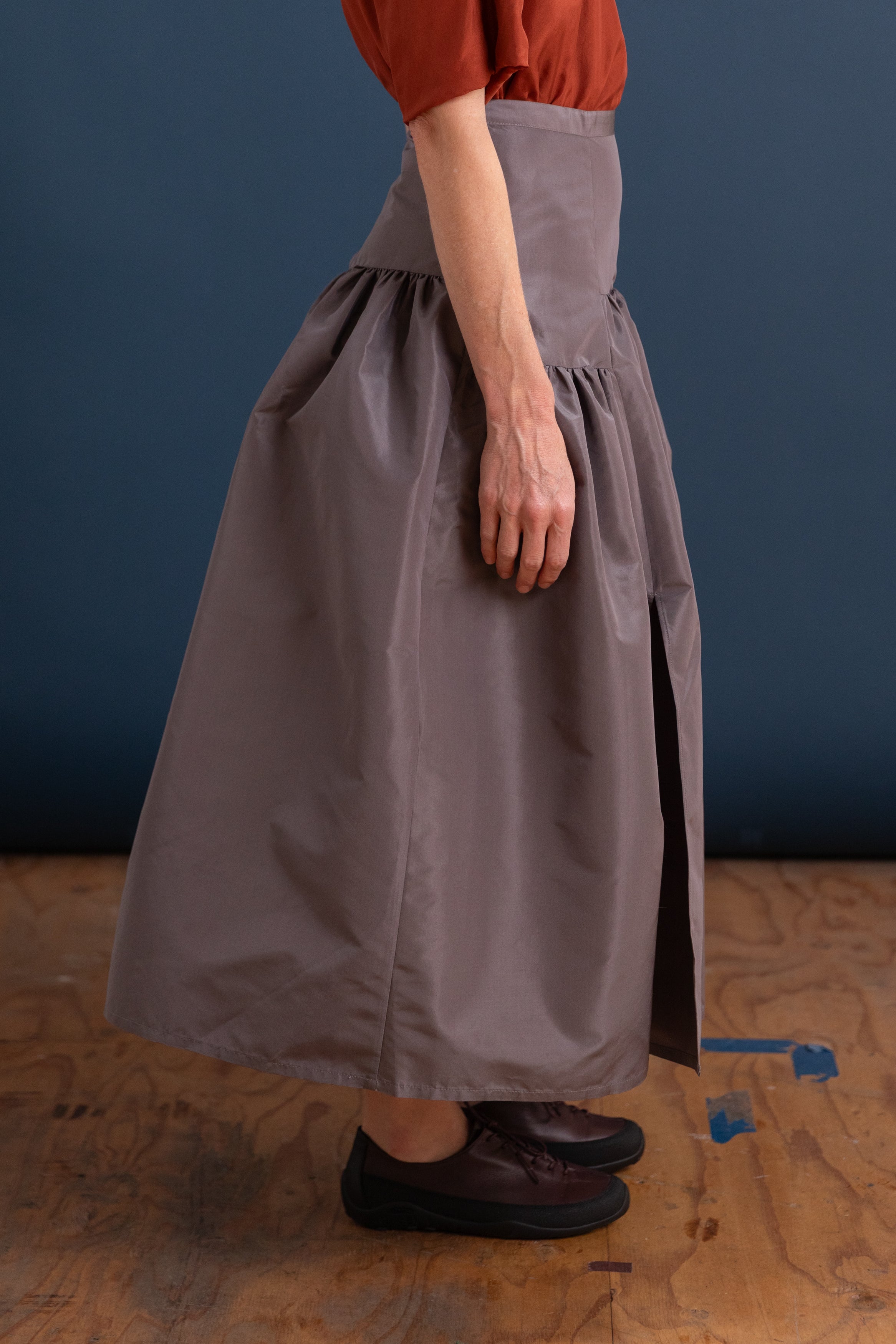 GARDEN SKIRT IN METAL SILK TAFFETA