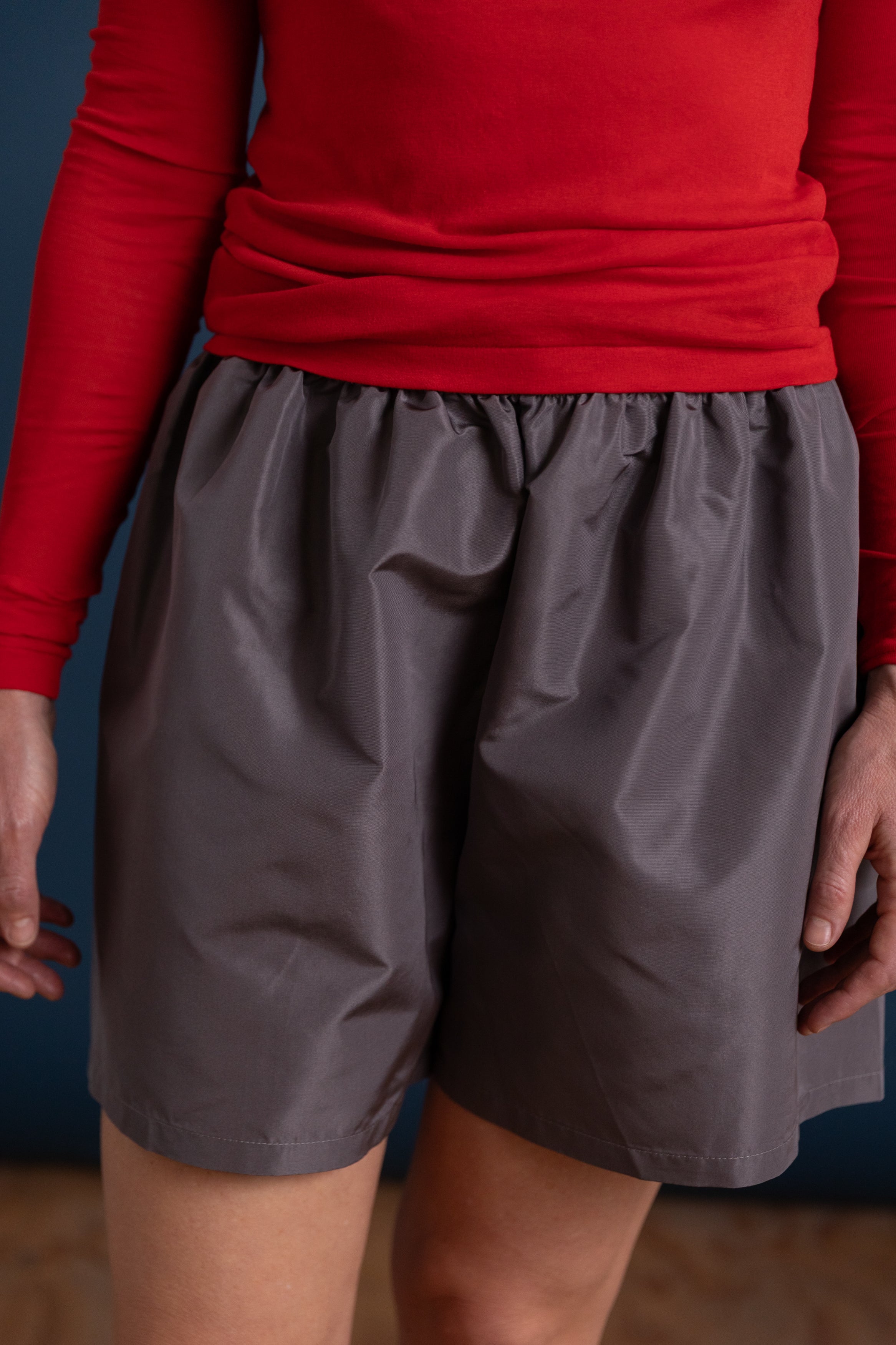 LONG ASA SHORT IN METAL SILK TAFFETA
