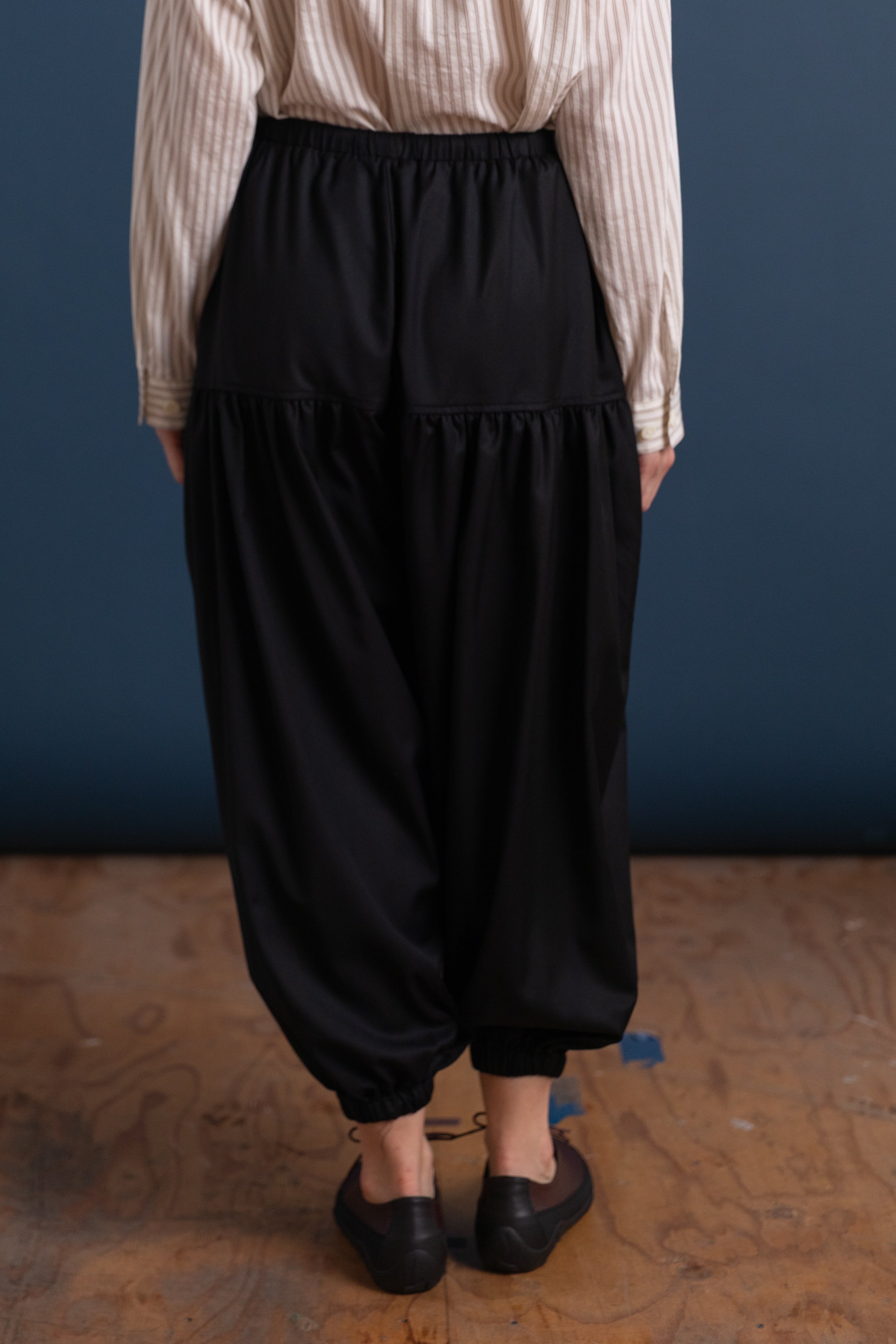 RAIN JOGGER IN BLACK WOOL