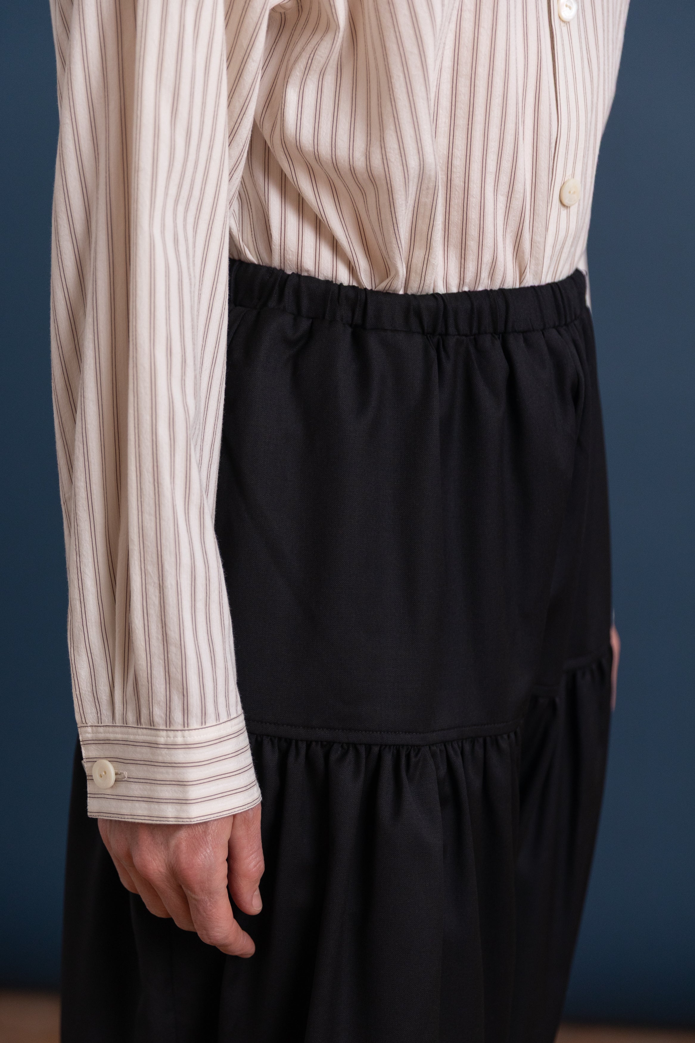 RAIN JOGGER IN BLACK WOOL