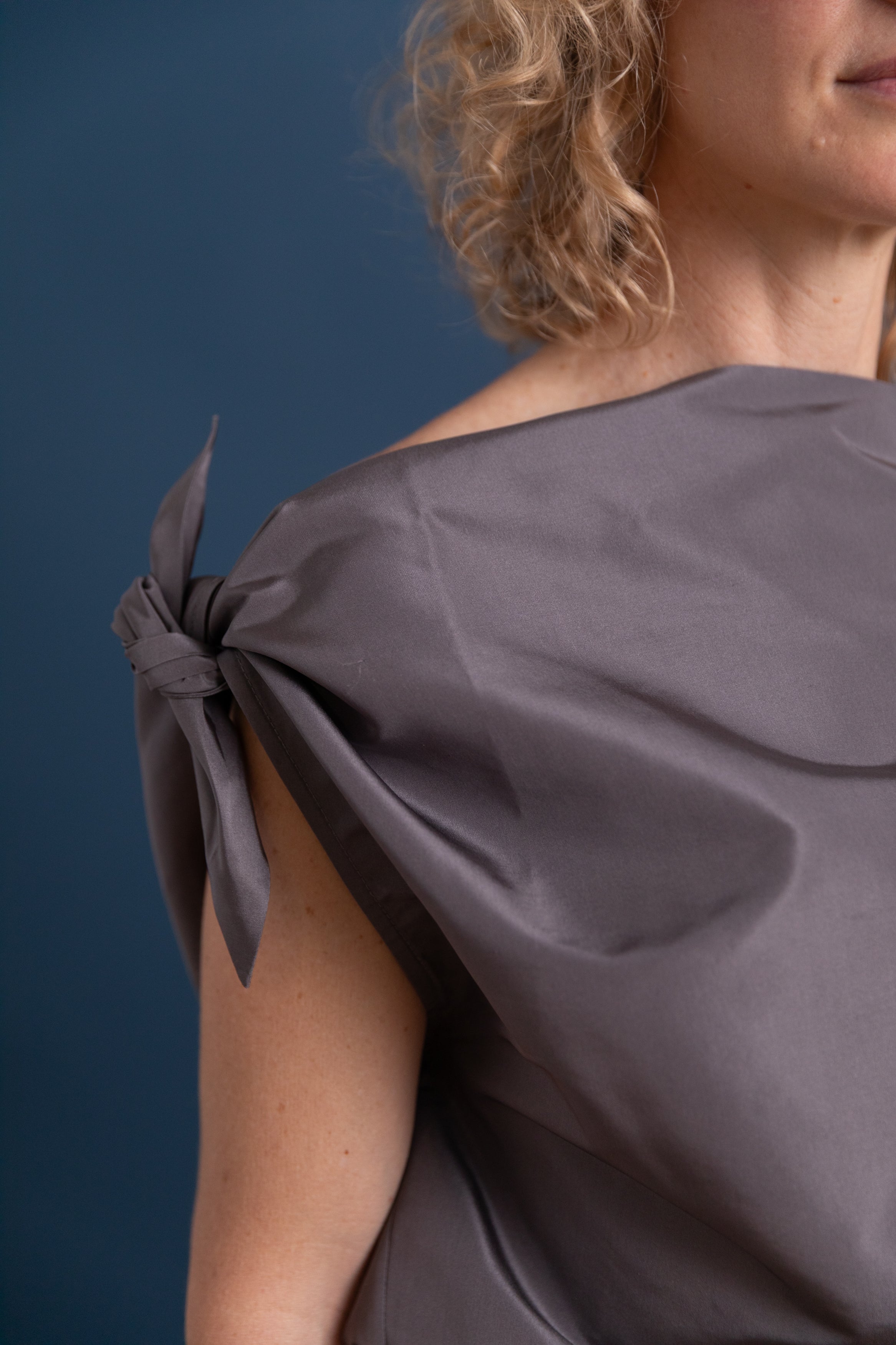 SWAN TOP IN METAL SILK TAFFETA