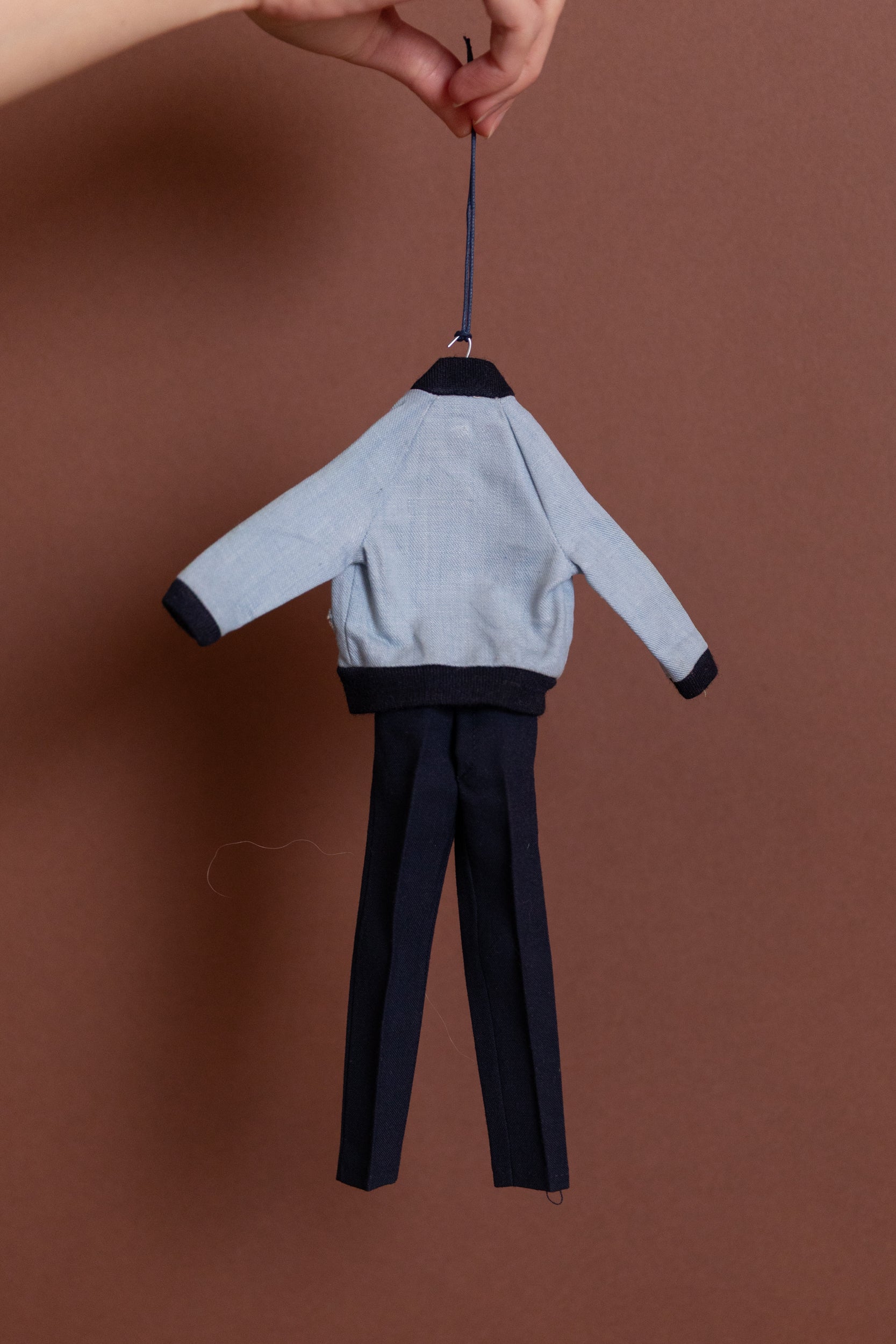 COLLECTABLE OUTFIT ORNAMENT 25