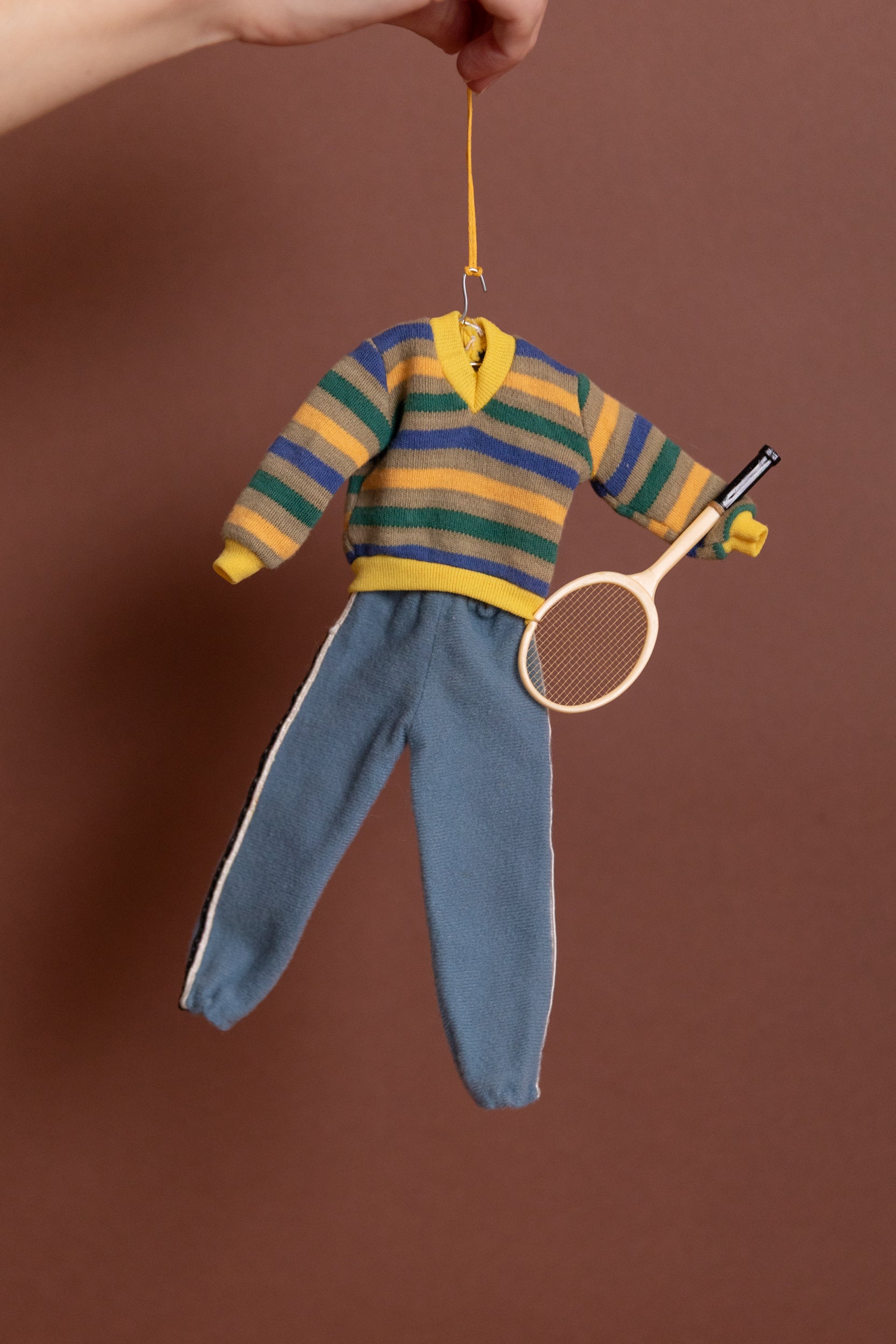 COLLECTABLE OUTFIT ORNAMENT 23