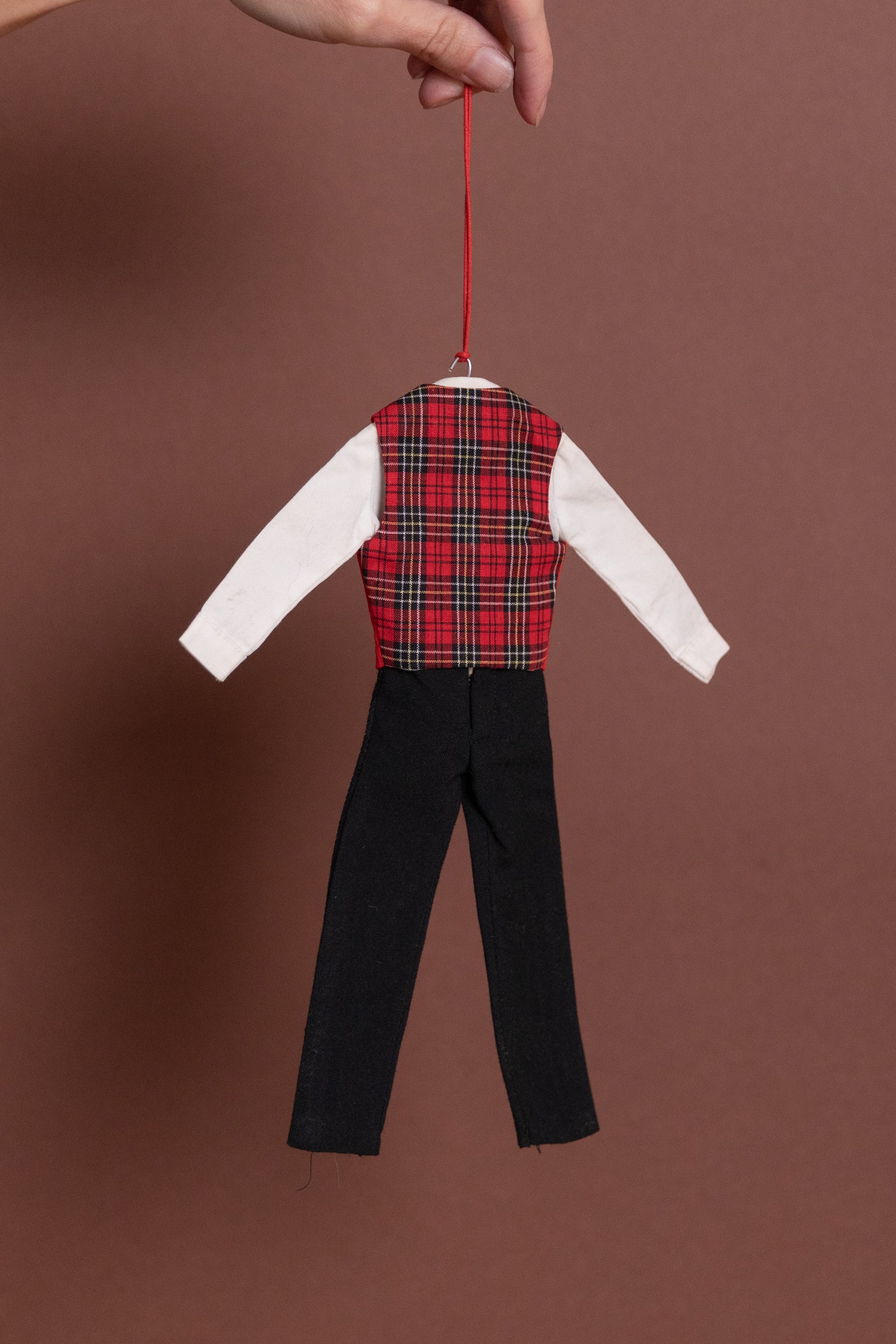 COLLECTABLE OUTFIT ORNAMENT 22