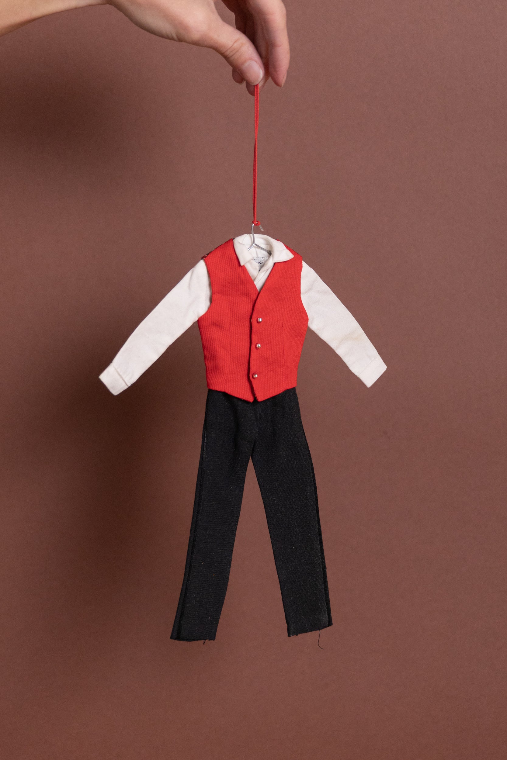 COLLECTABLE OUTFIT ORNAMENT 22