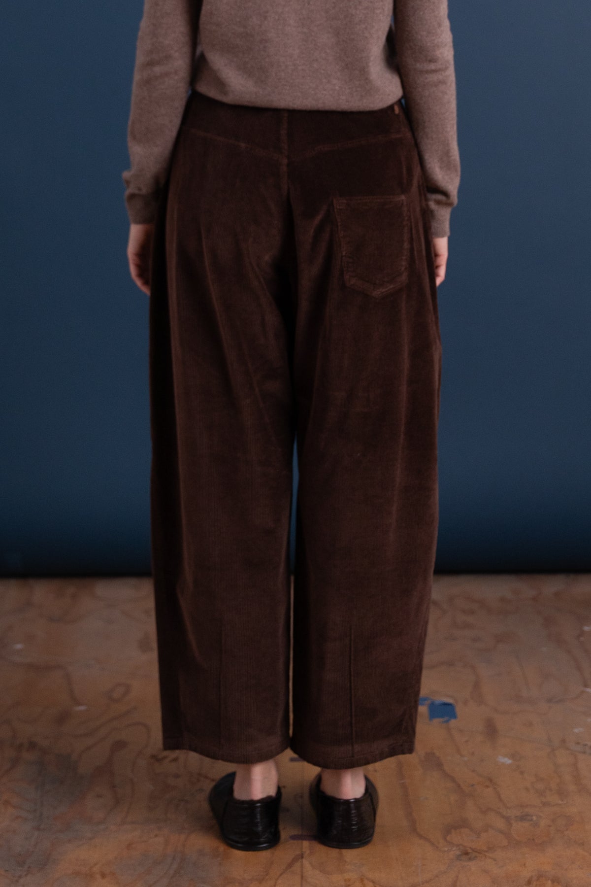 BAGGY PANTS IN BROWN CORDUROY