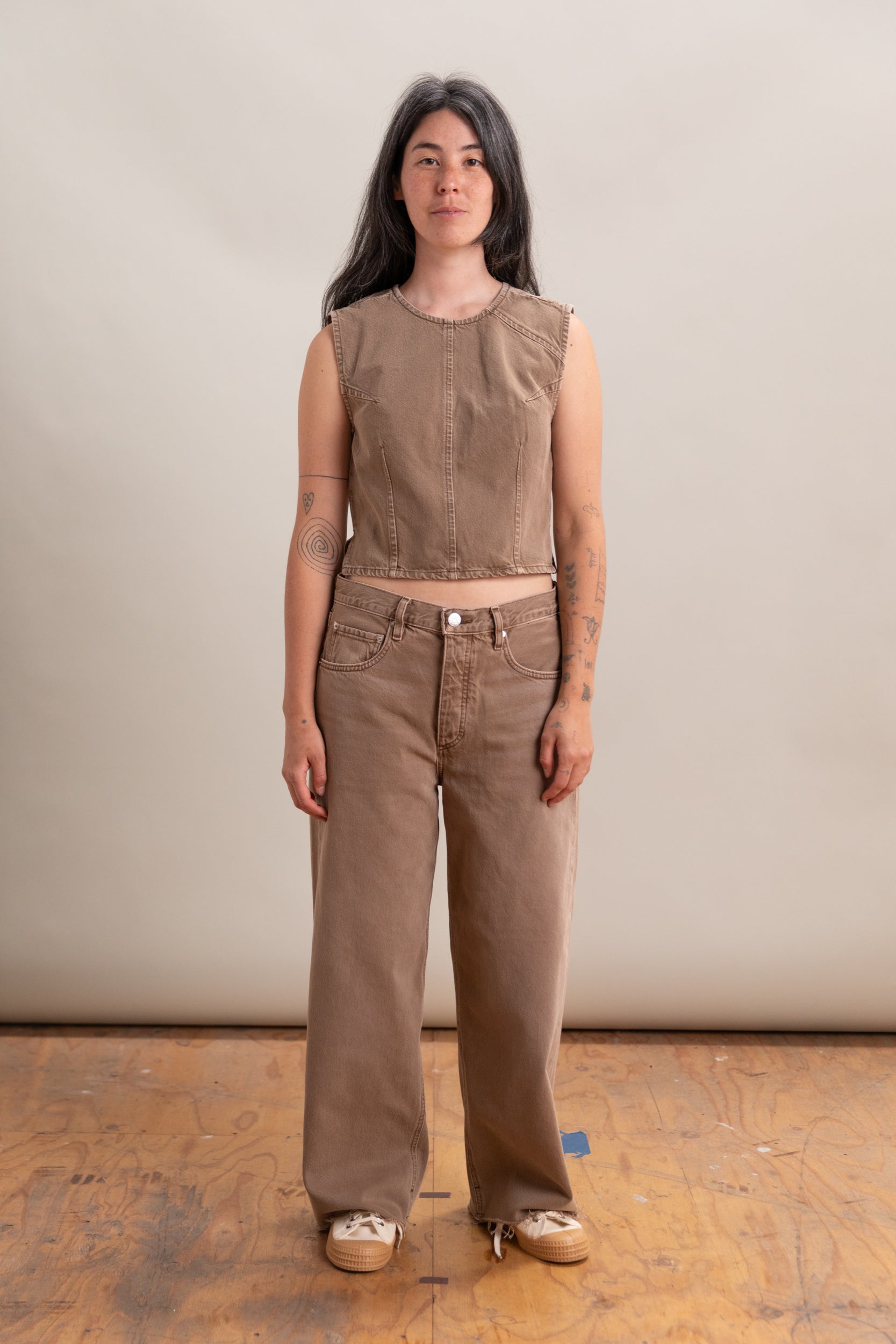 ISLE ANKLE JEAN IN OAK BROWN
