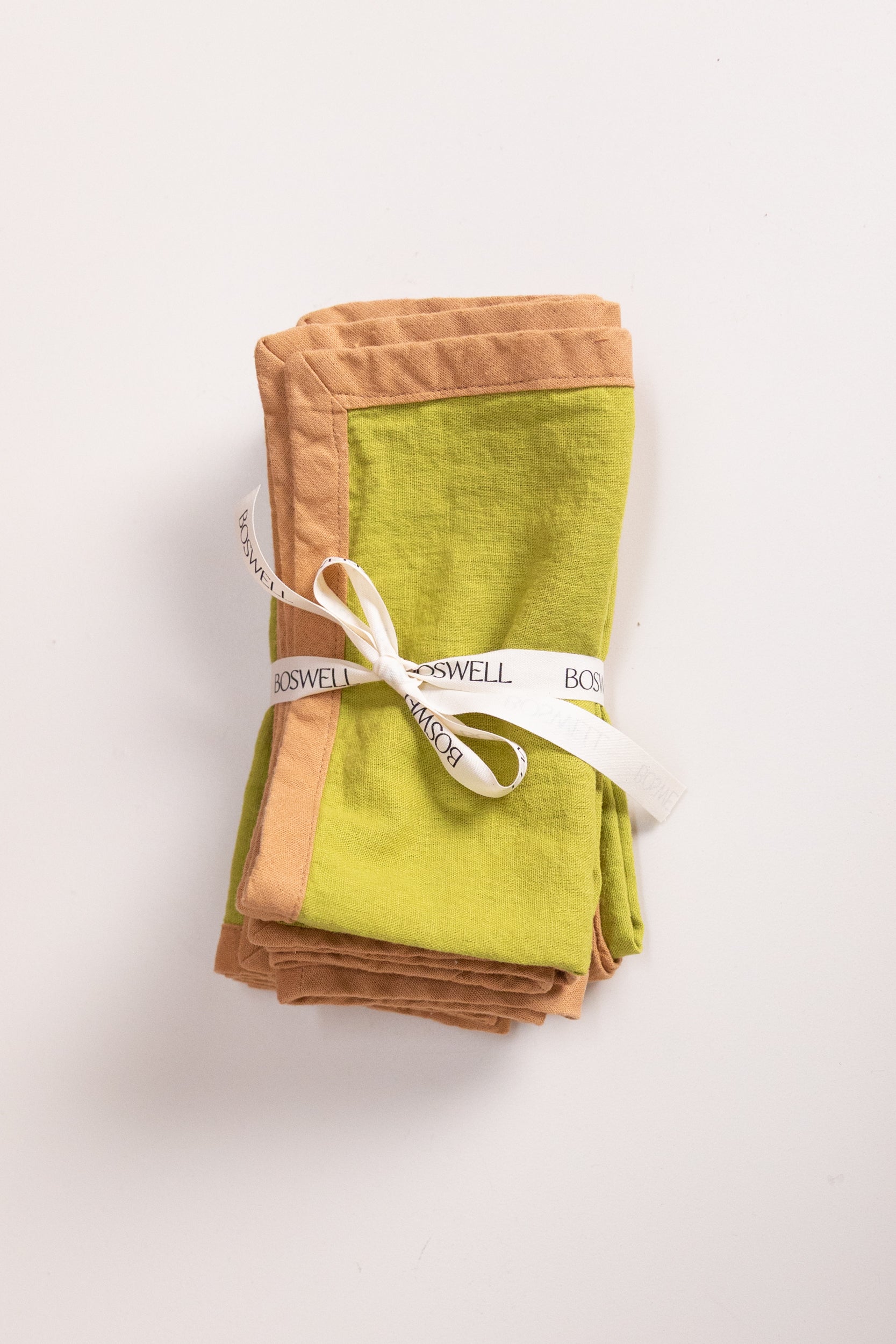EDGED NAPKINS IN PEAR LINEN - SET OF FOUR