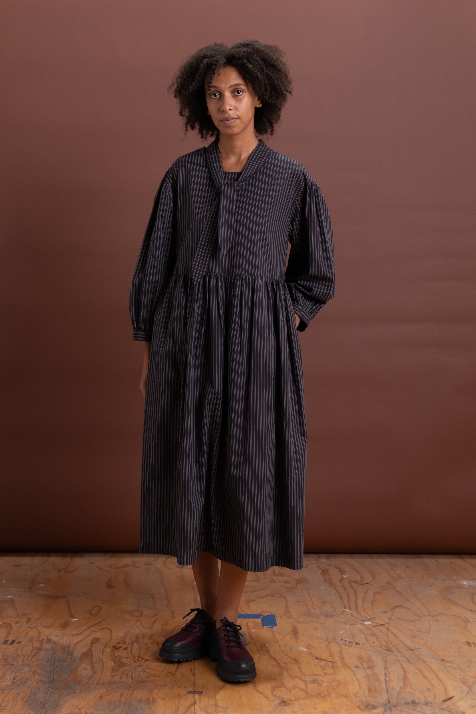 THERISE DRESS IN BLACK STRIPE