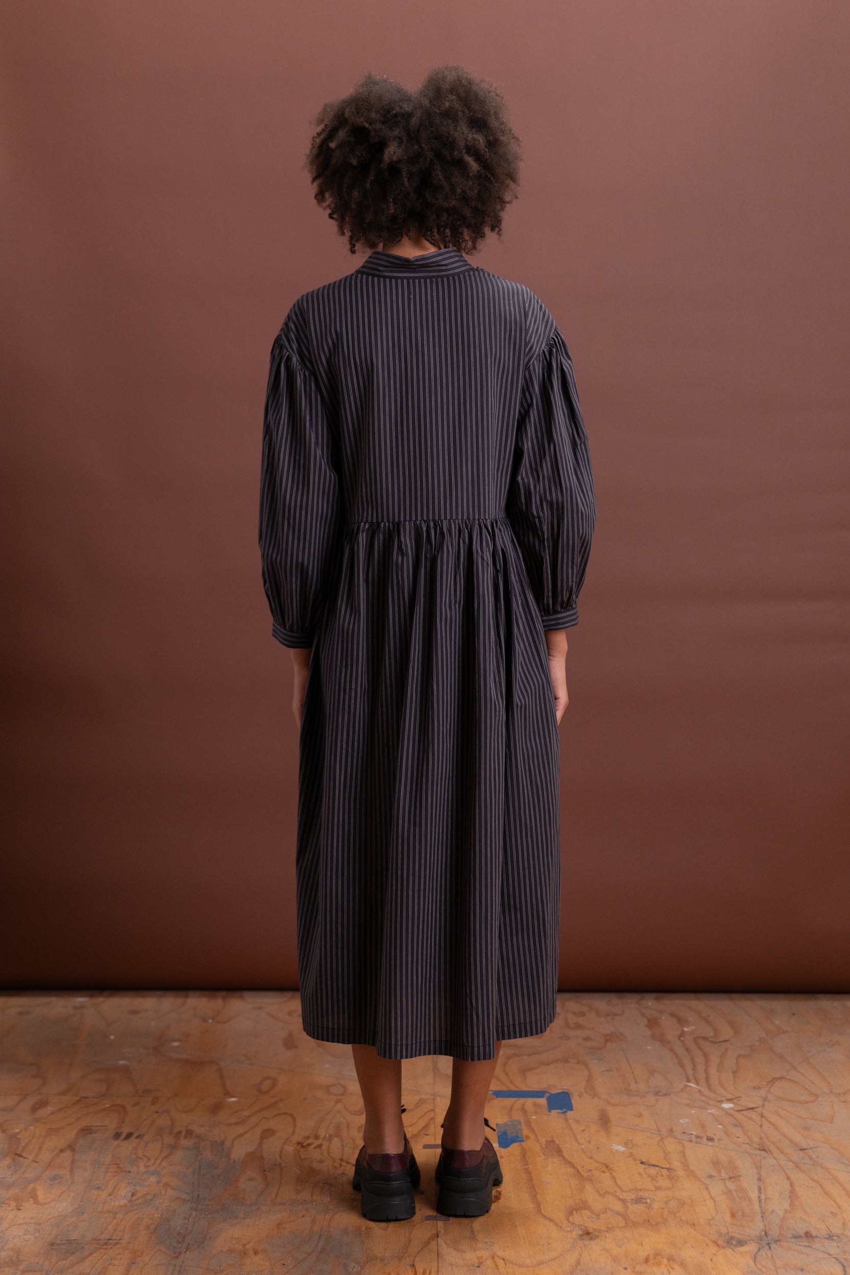 THERISE DRESS IN BLACK STRIPE